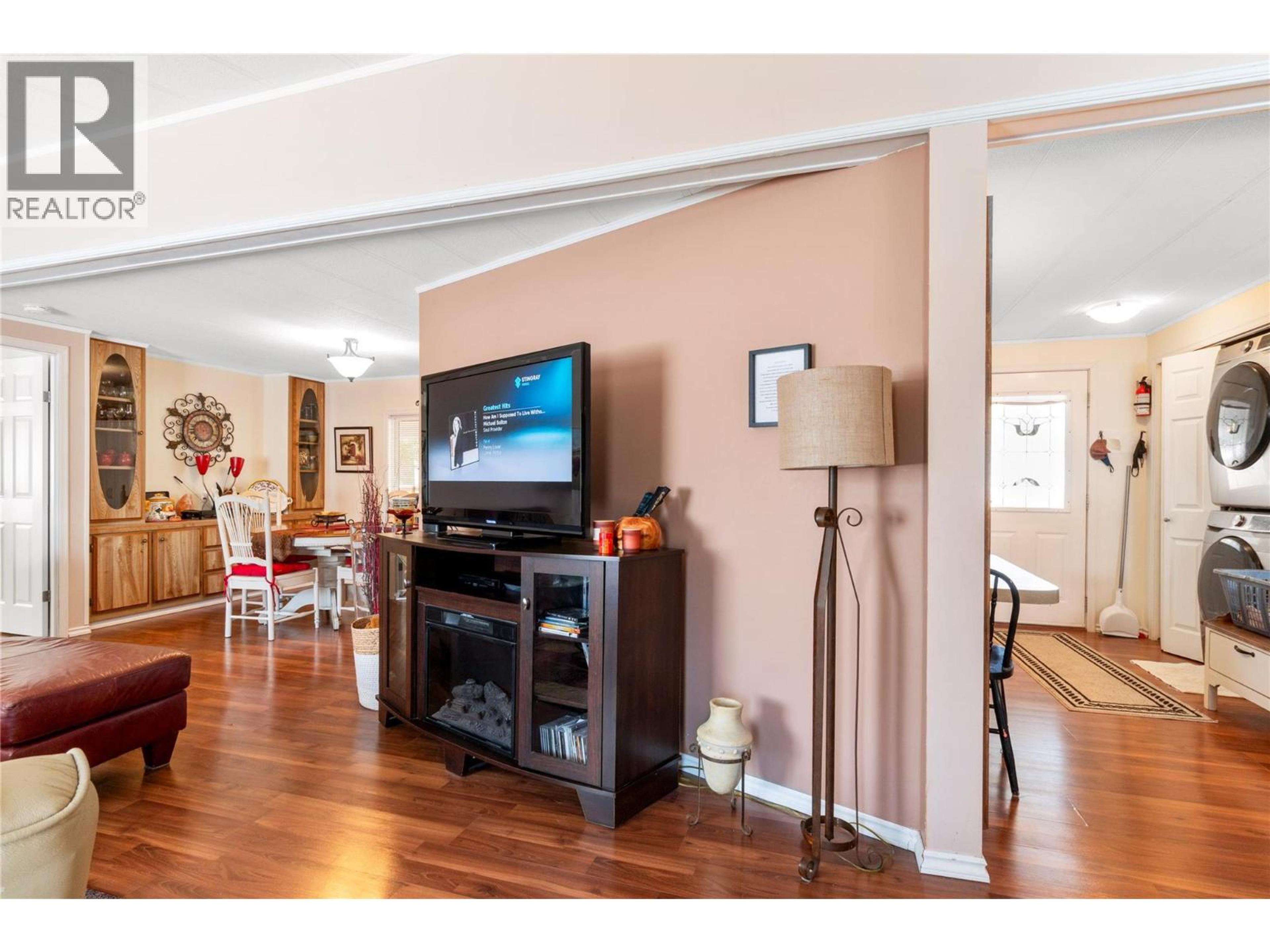 #16 1361 30 STREET SE - Image 18