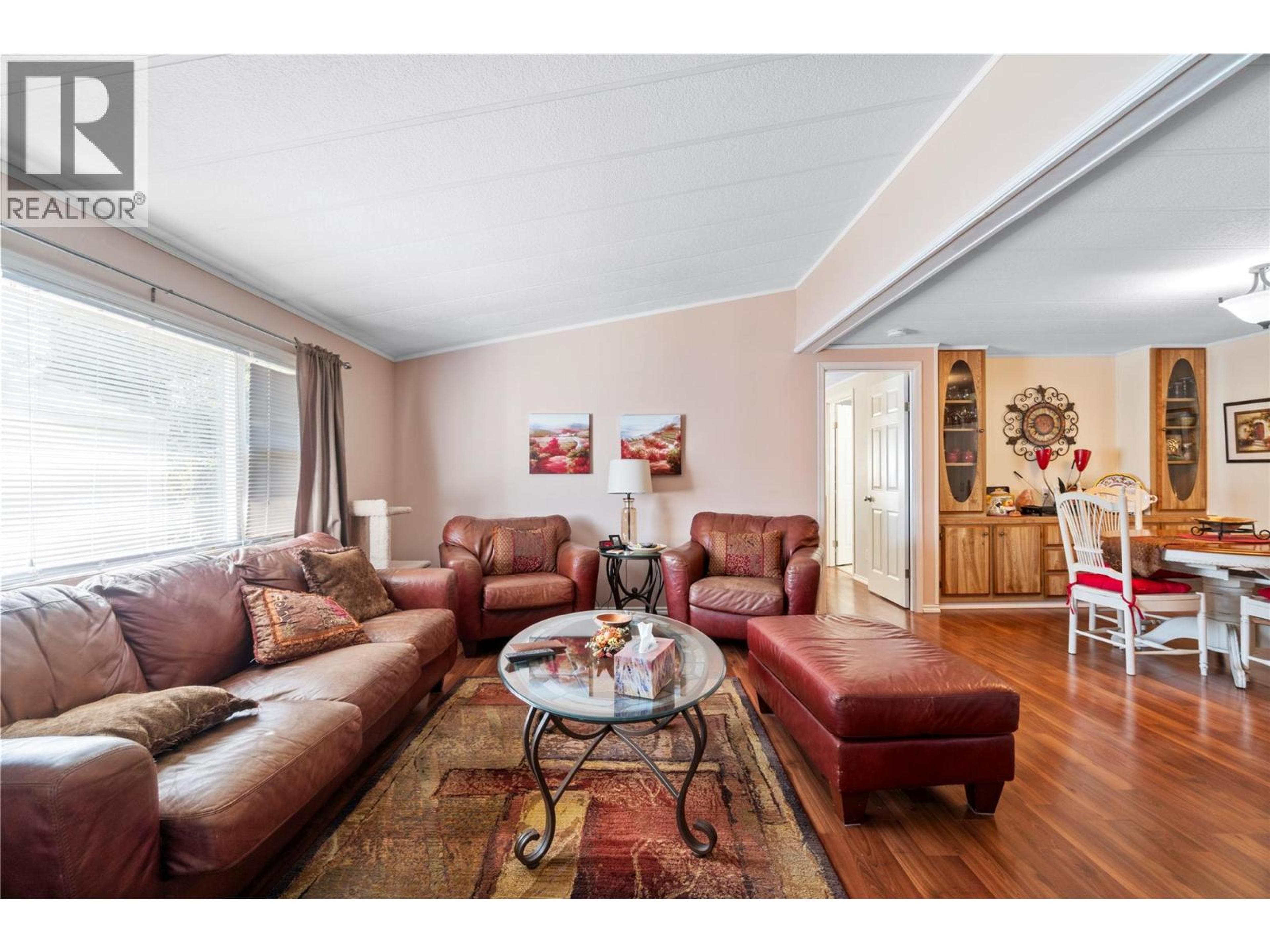 #16 1361 30 STREET SE - Image 17