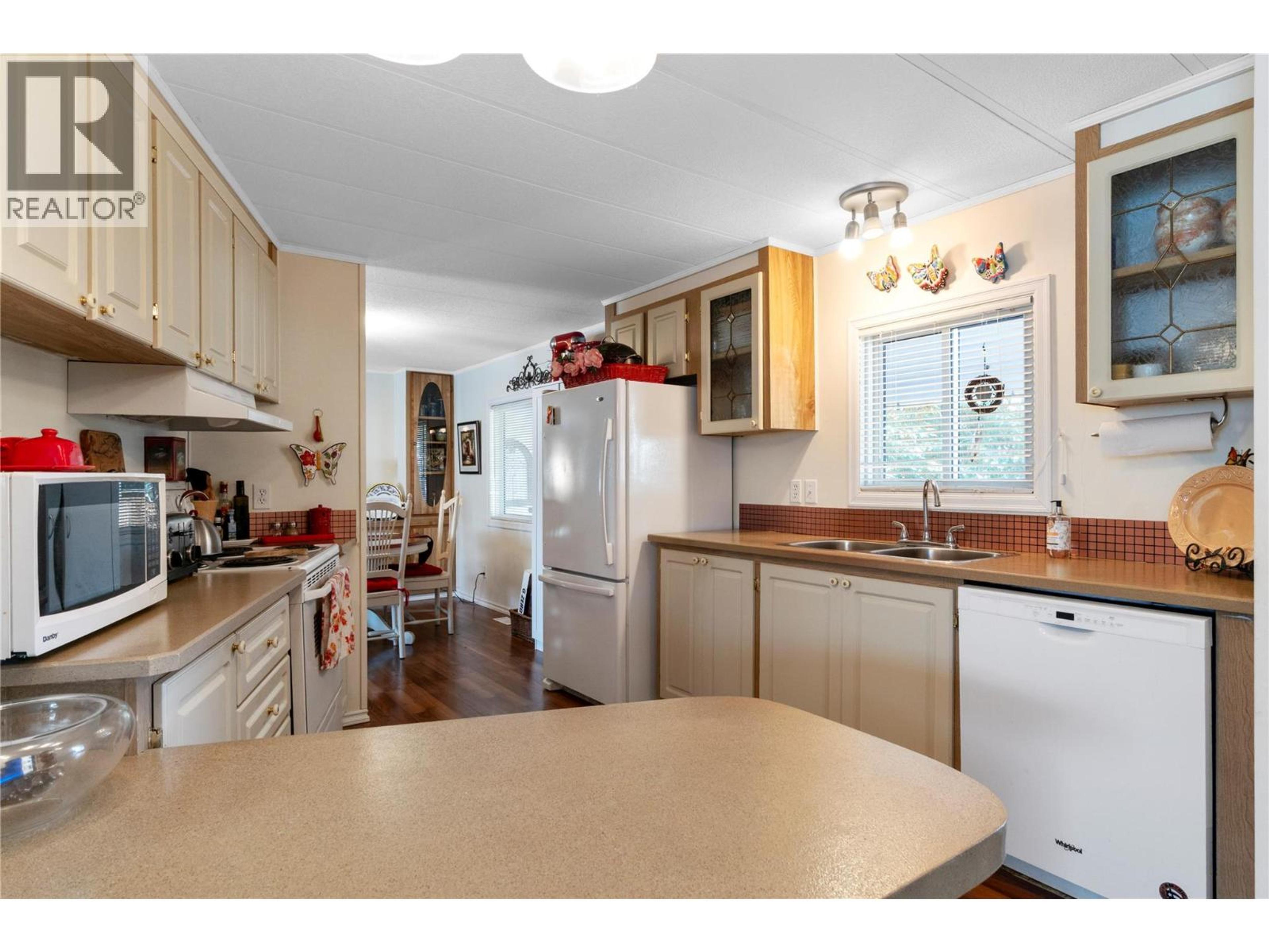 #16 1361 30 STREET SE - Image 23