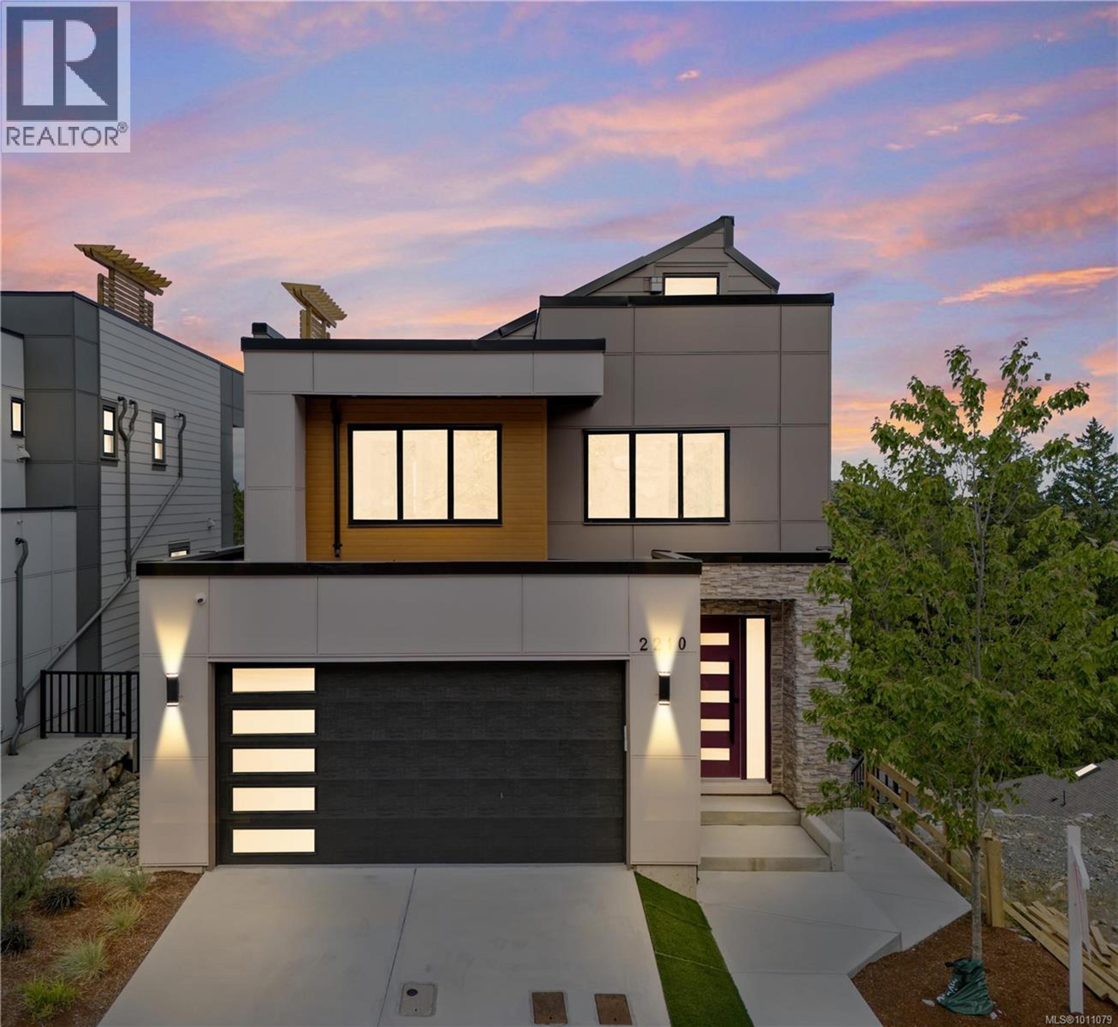 2210 ARCHER GATE - Image 1