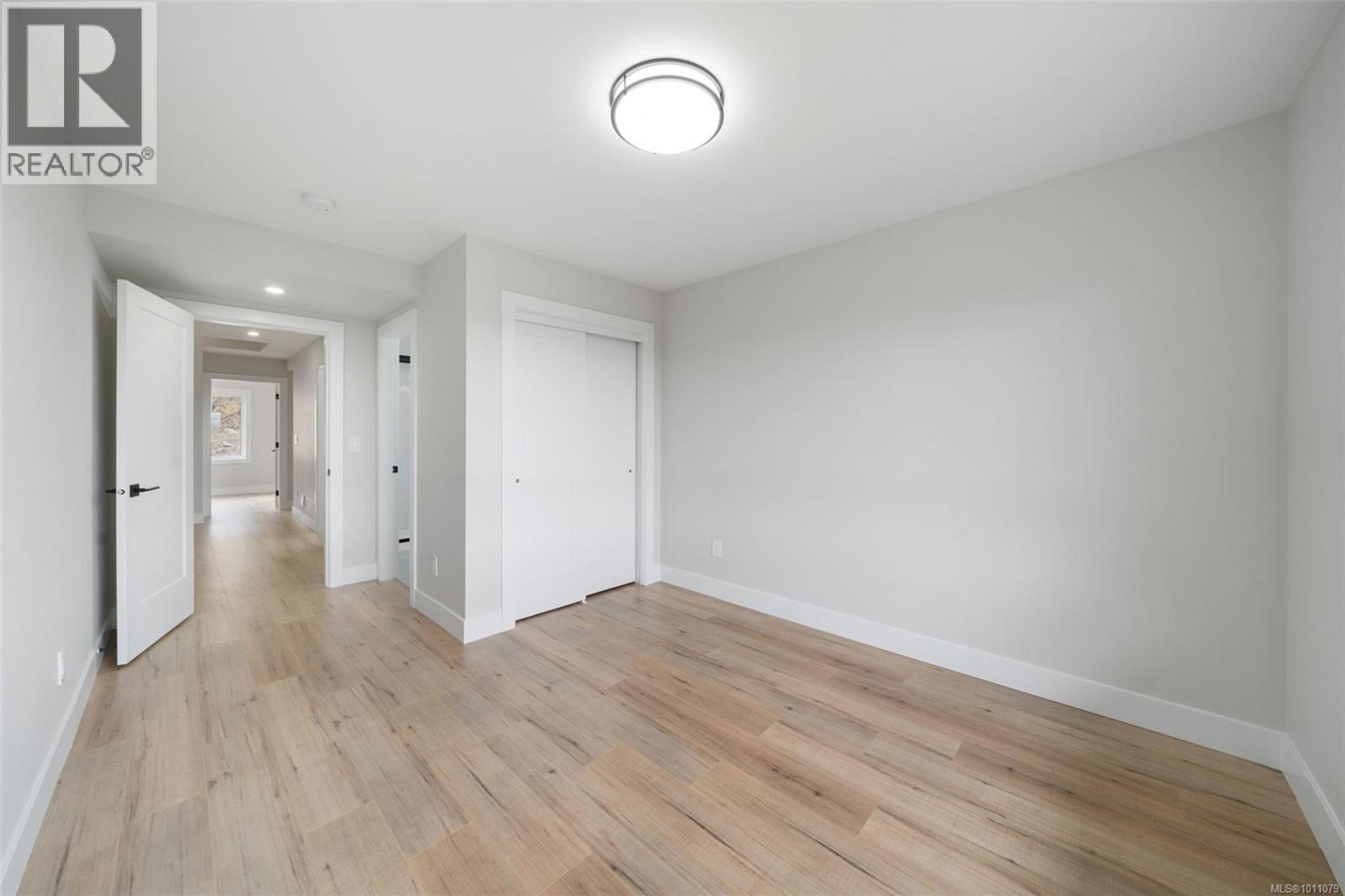 2210 ARCHER GATE - Image 32