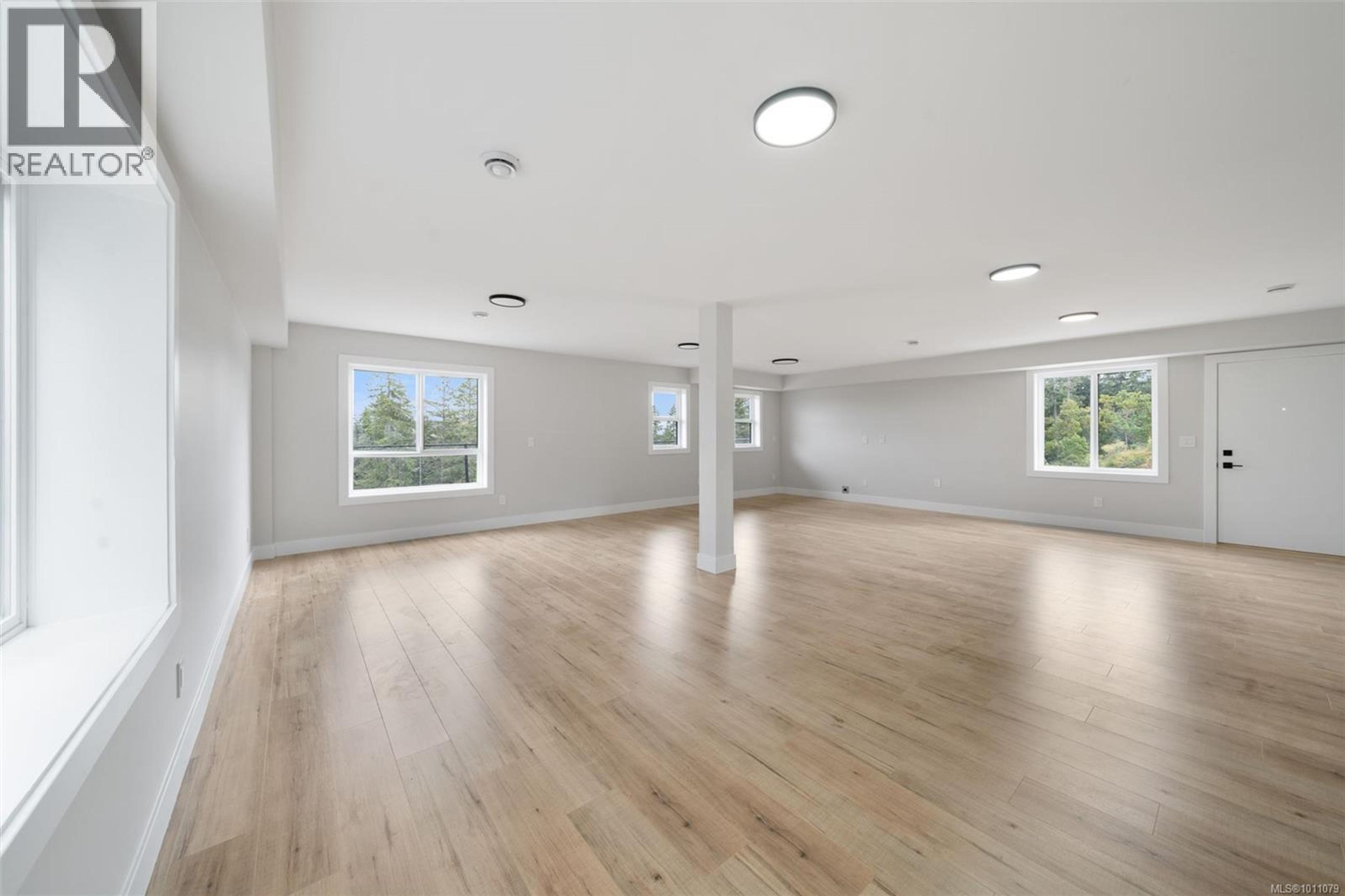 2210 ARCHER GATE - Image 39