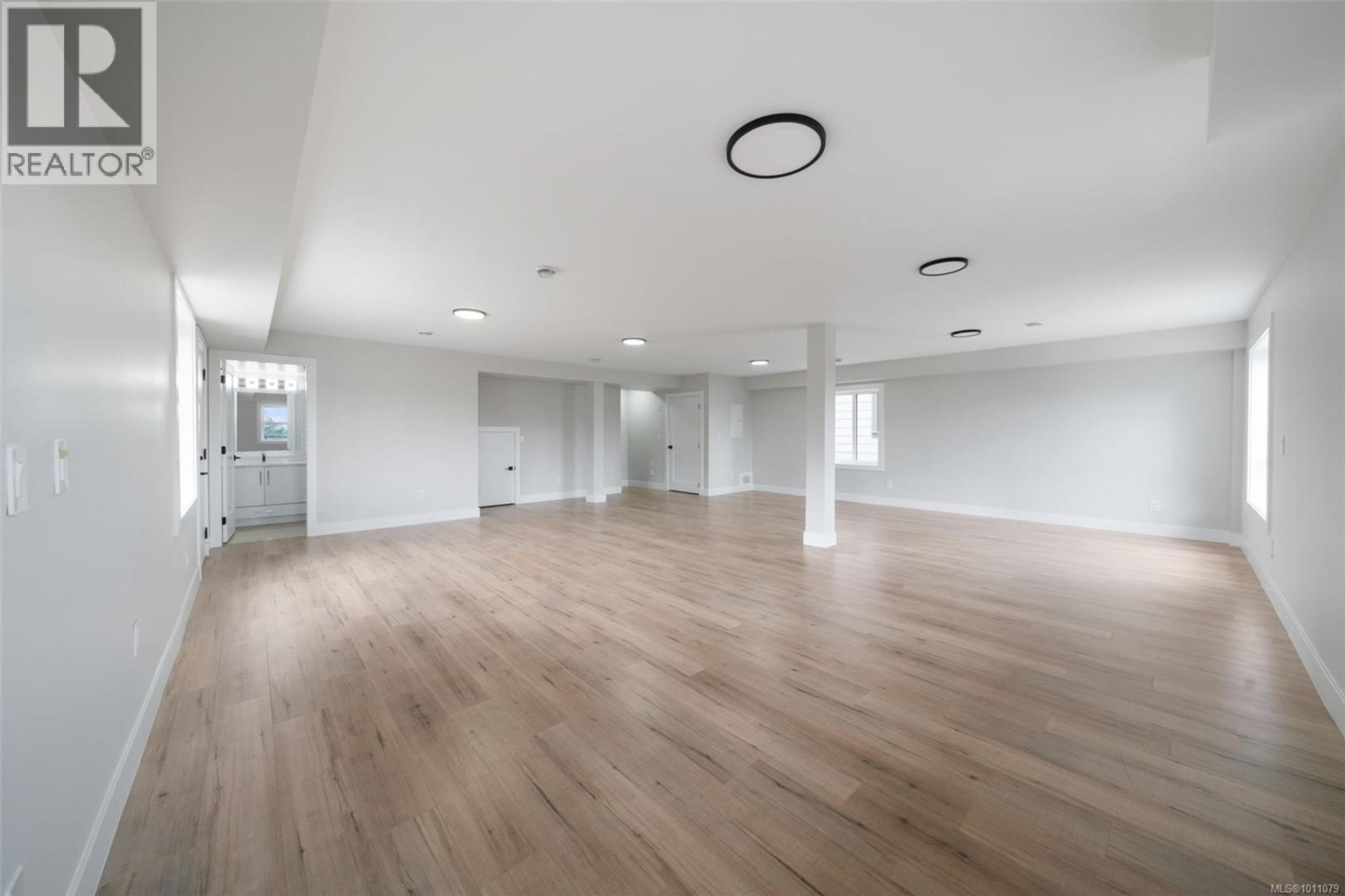 2210 ARCHER GATE - Image 41