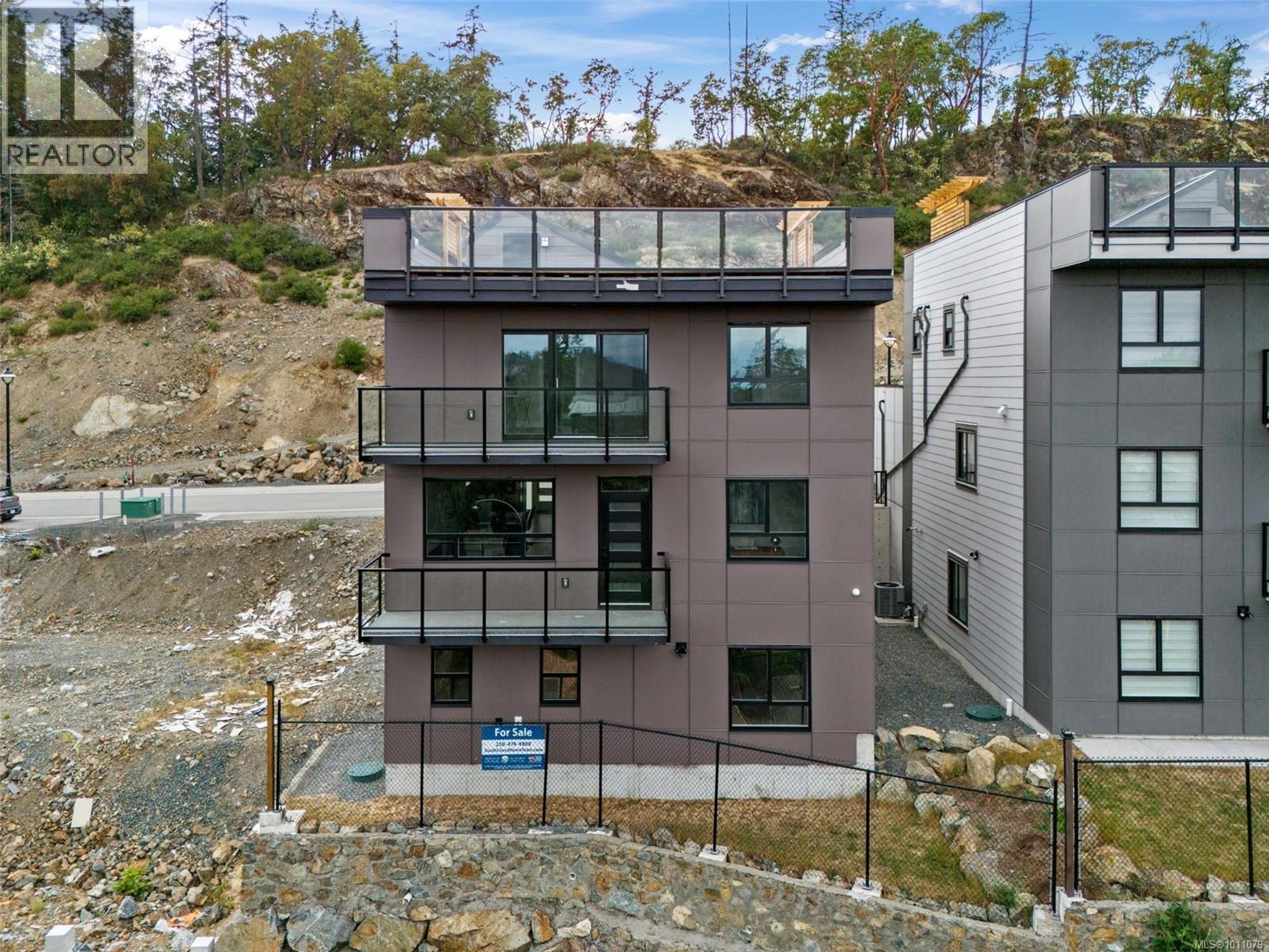 2210 ARCHER GATE - Image 44