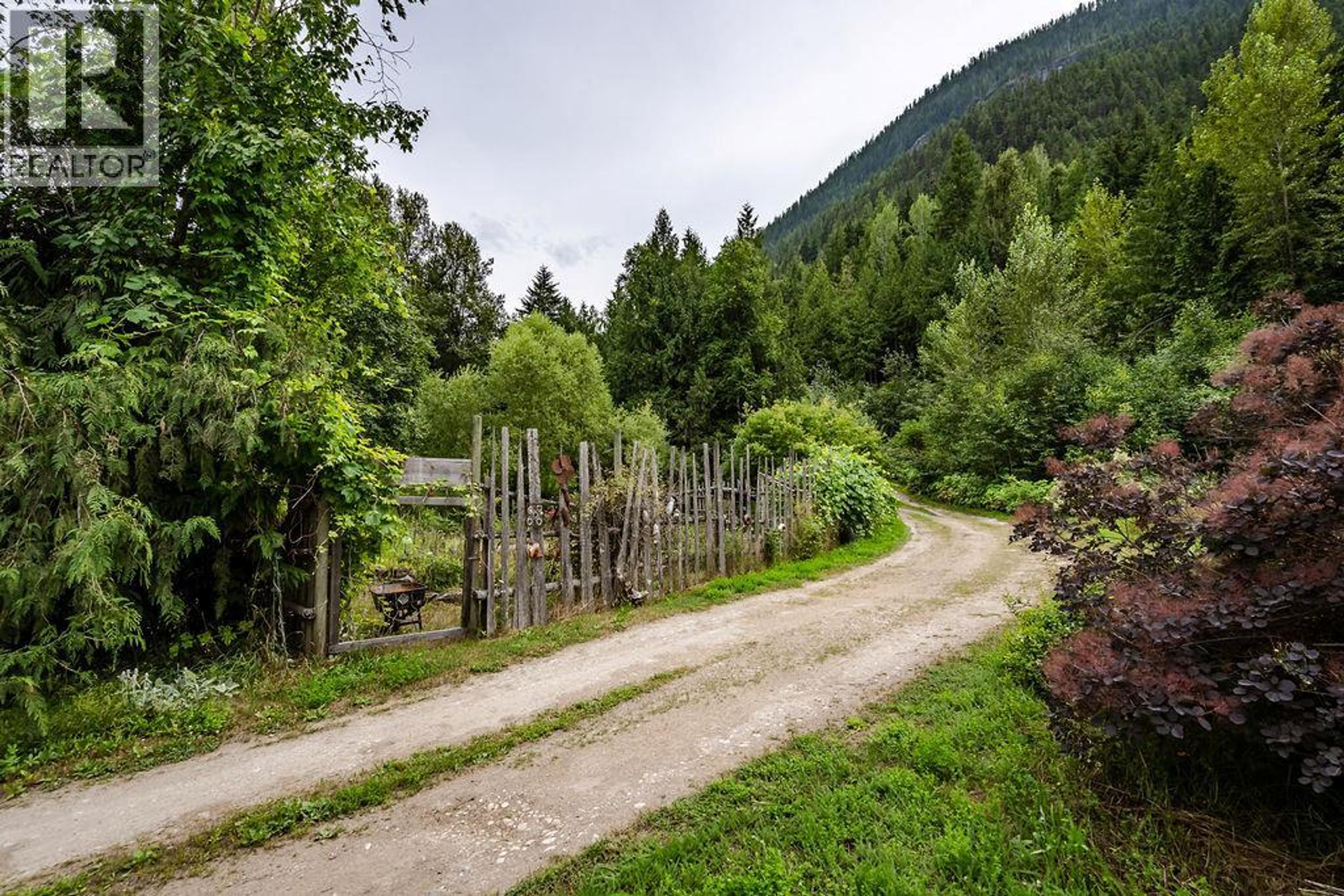 2987 SLOCAN VALLEY ROAD W ROAD - Image 47
