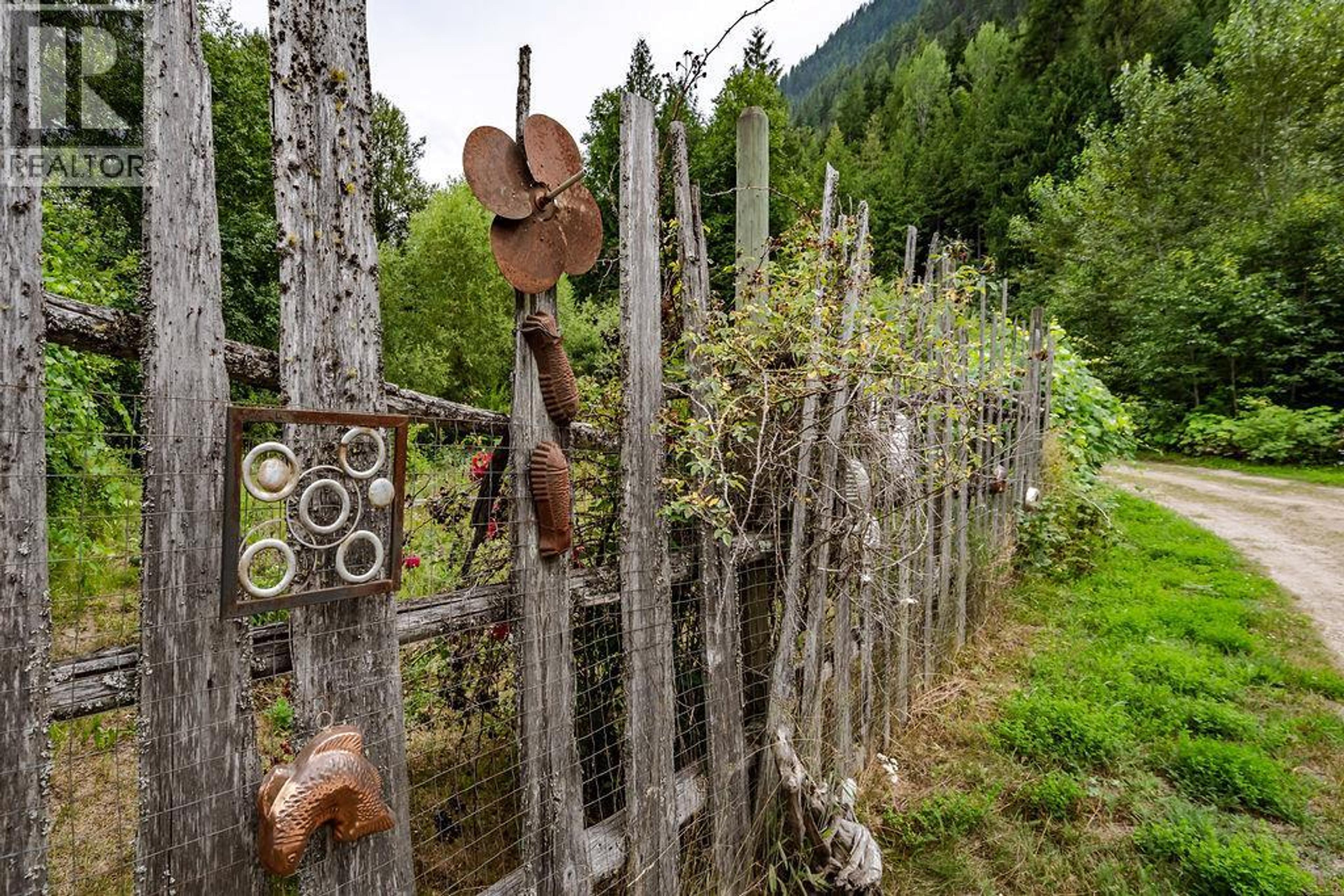 2987 SLOCAN VALLEY ROAD W ROAD - Image 46