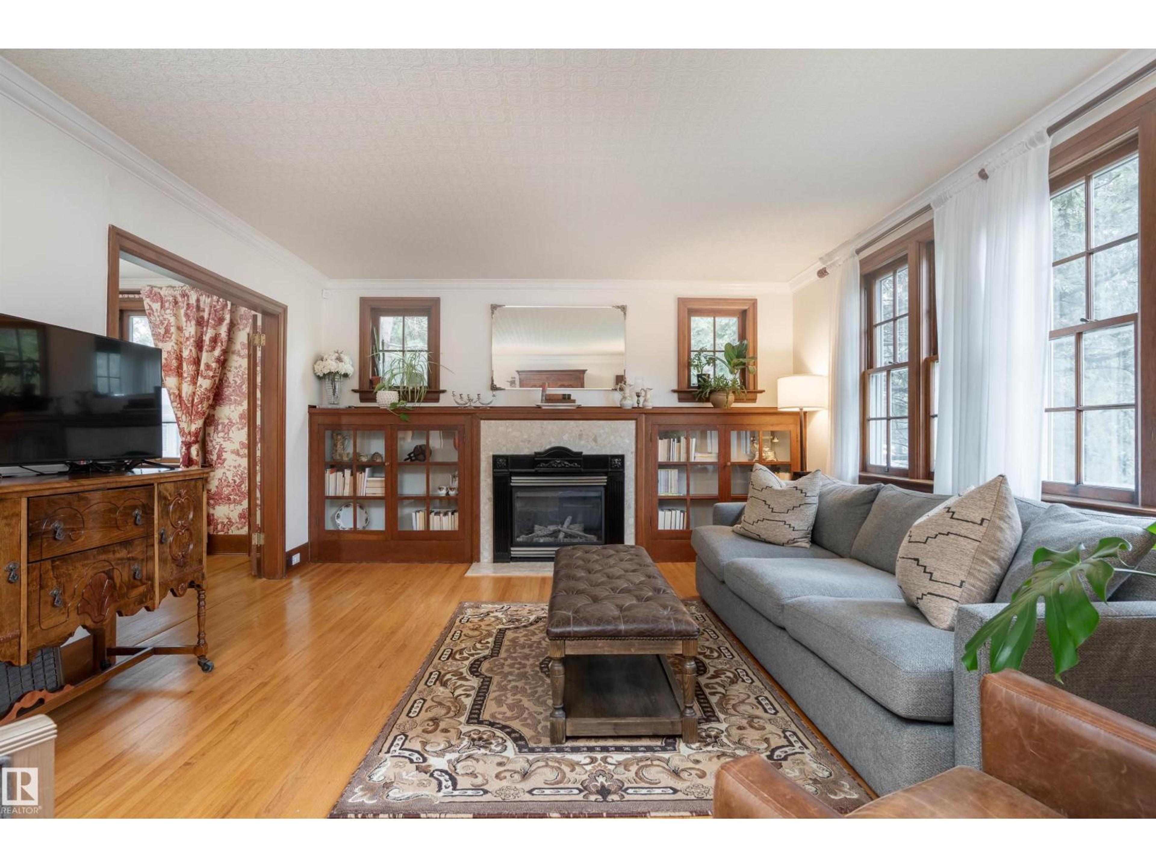 10015 97 AV NW - Image 13