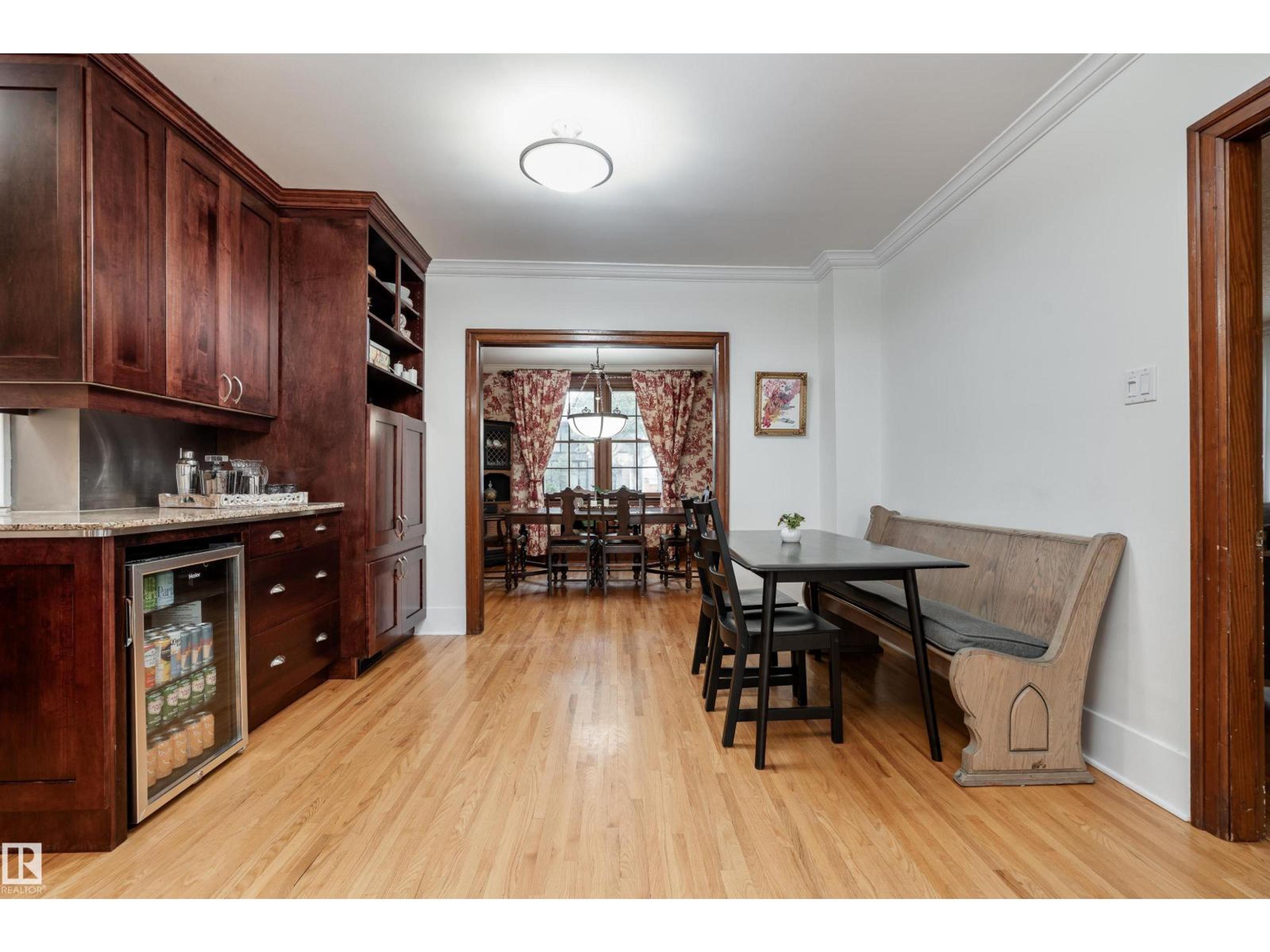10015 97 AV NW - Image 18