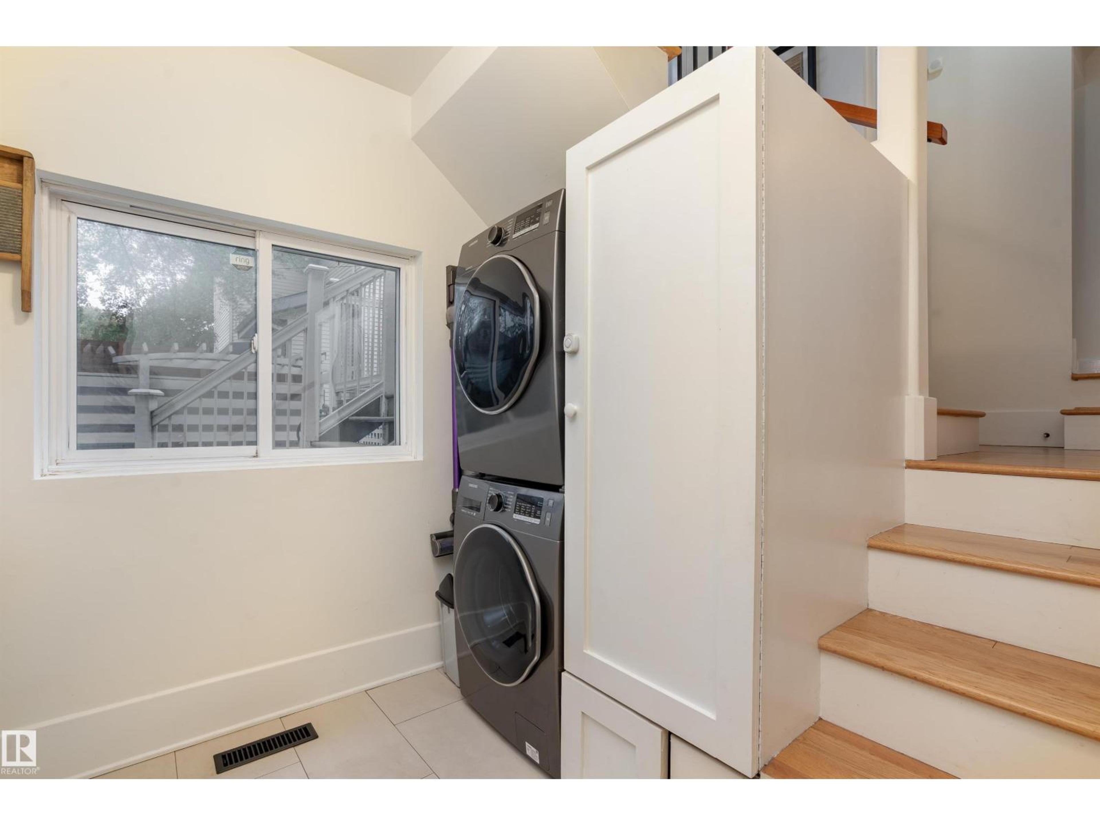 10015 97 AV NW - Image 24