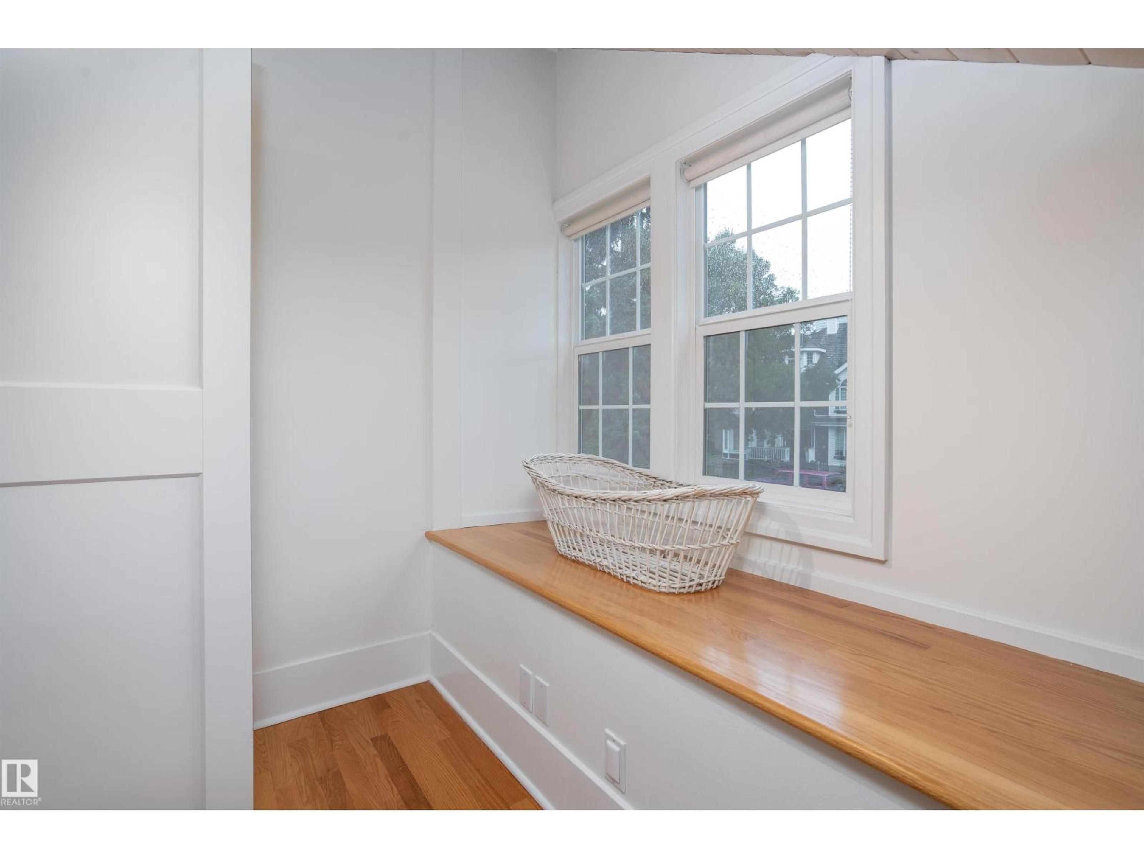 10015 97 AV NW - Image 31