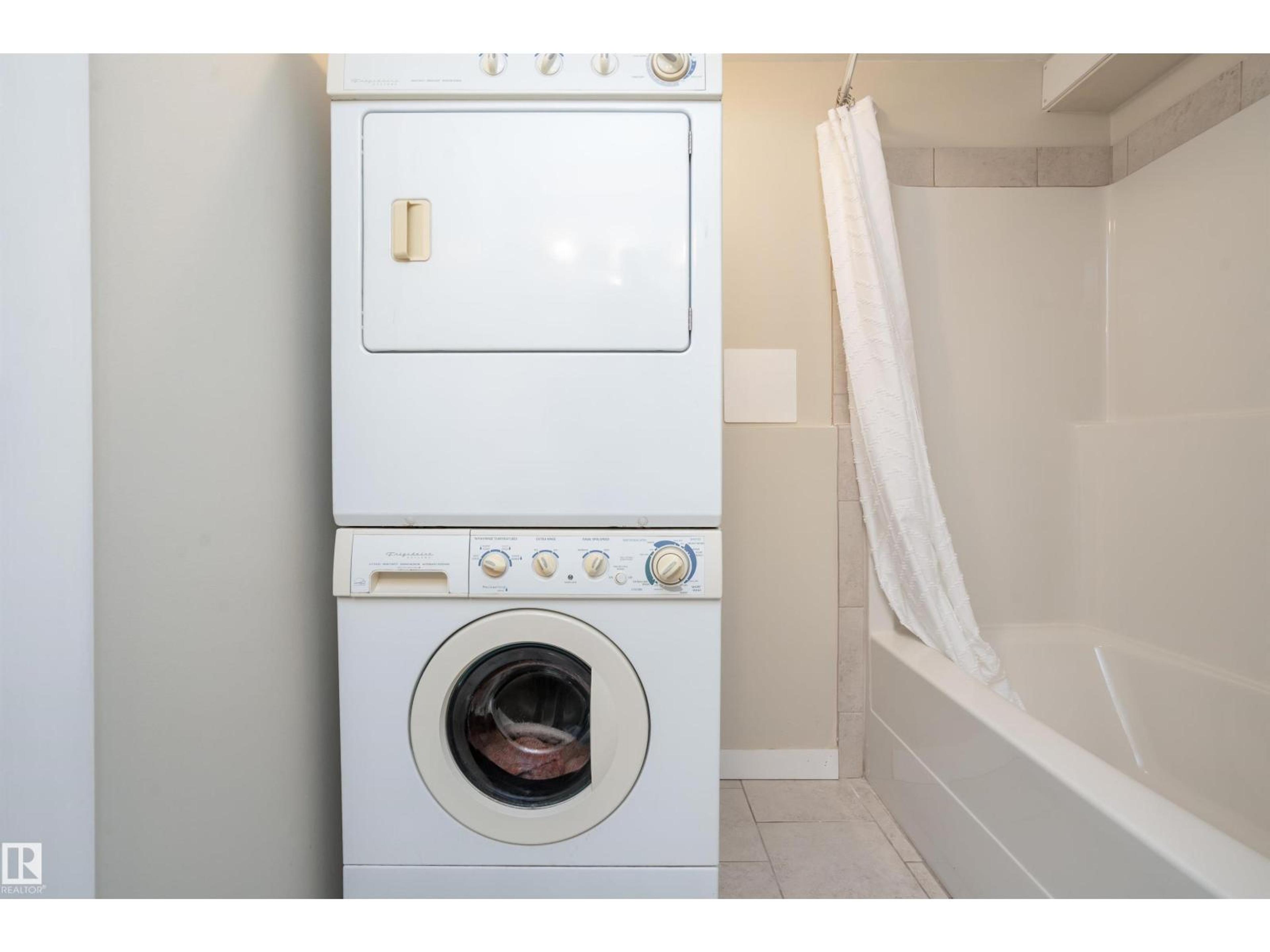10015 97 AV NW - Image 48