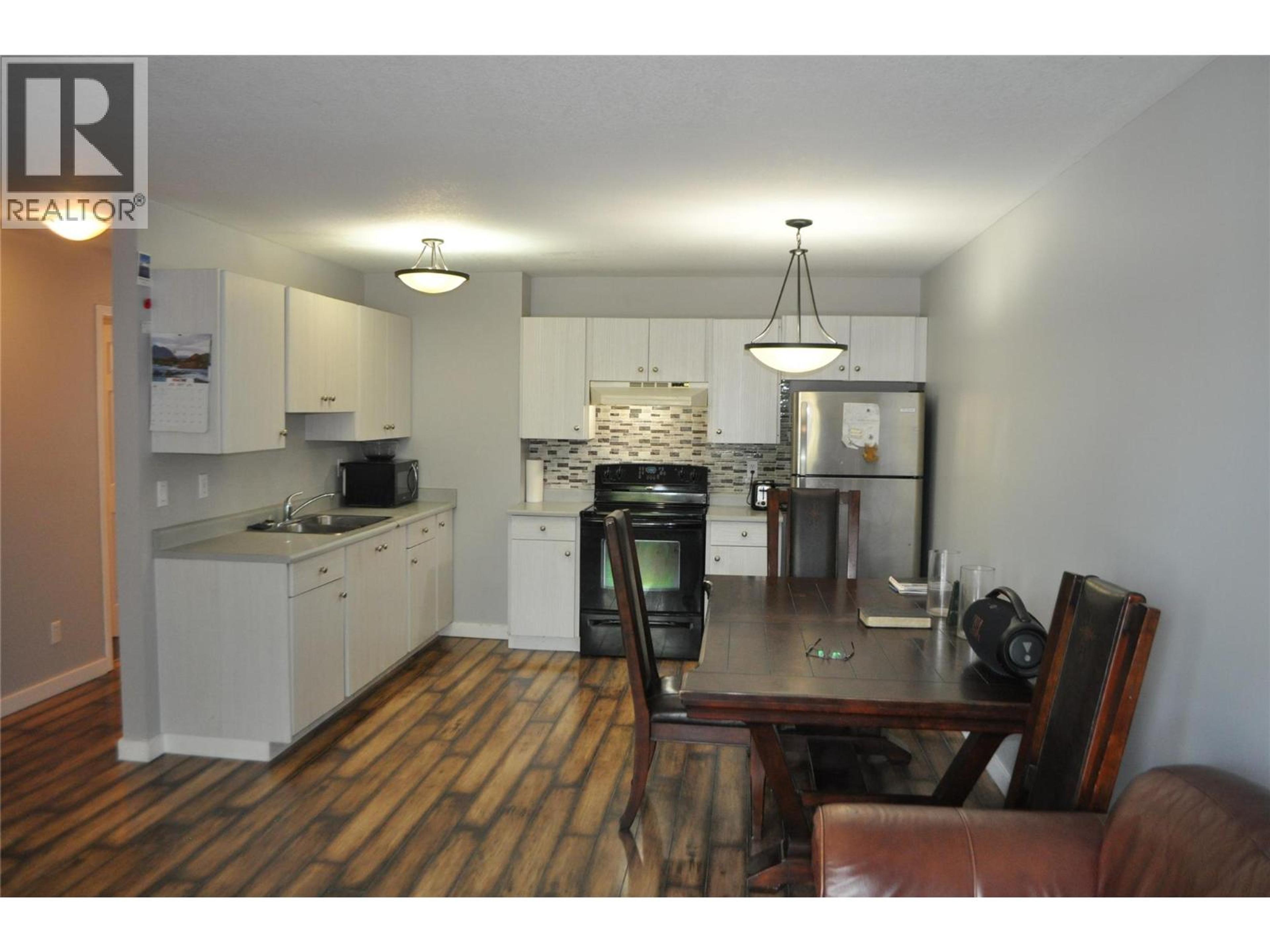 #109 1047 MIDDLETON WAY - Image 2