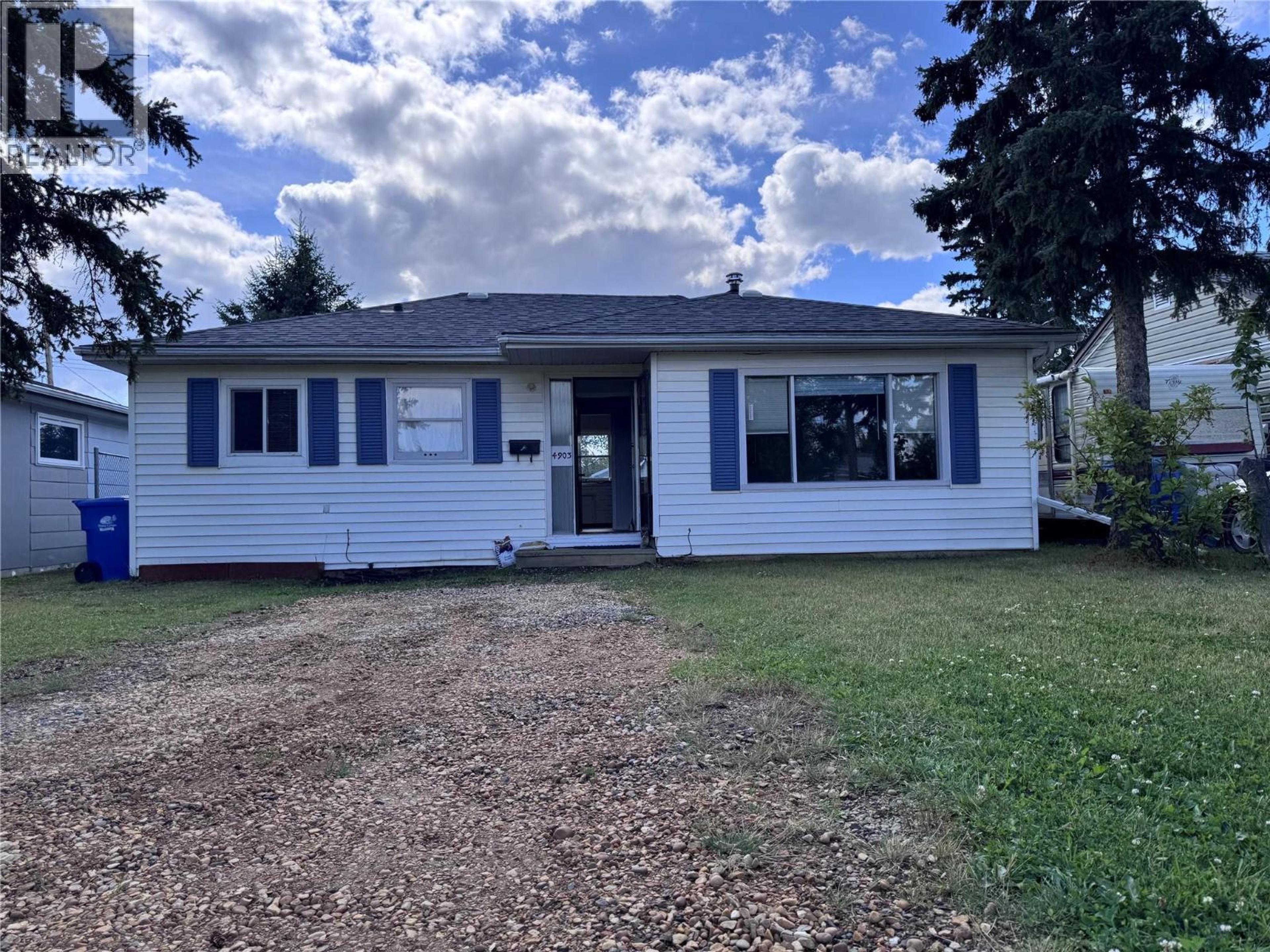 4903 48 AVENUE - Image 1