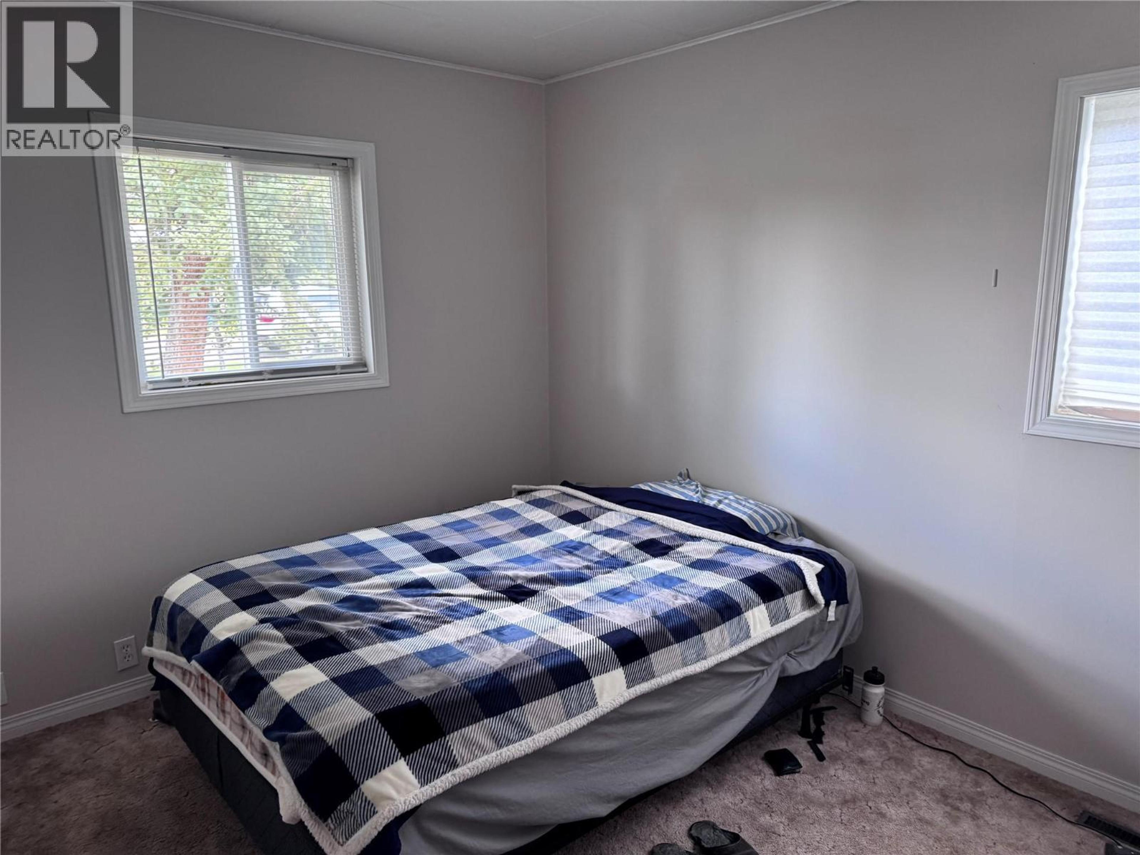 4903 48 AVENUE - Image 9