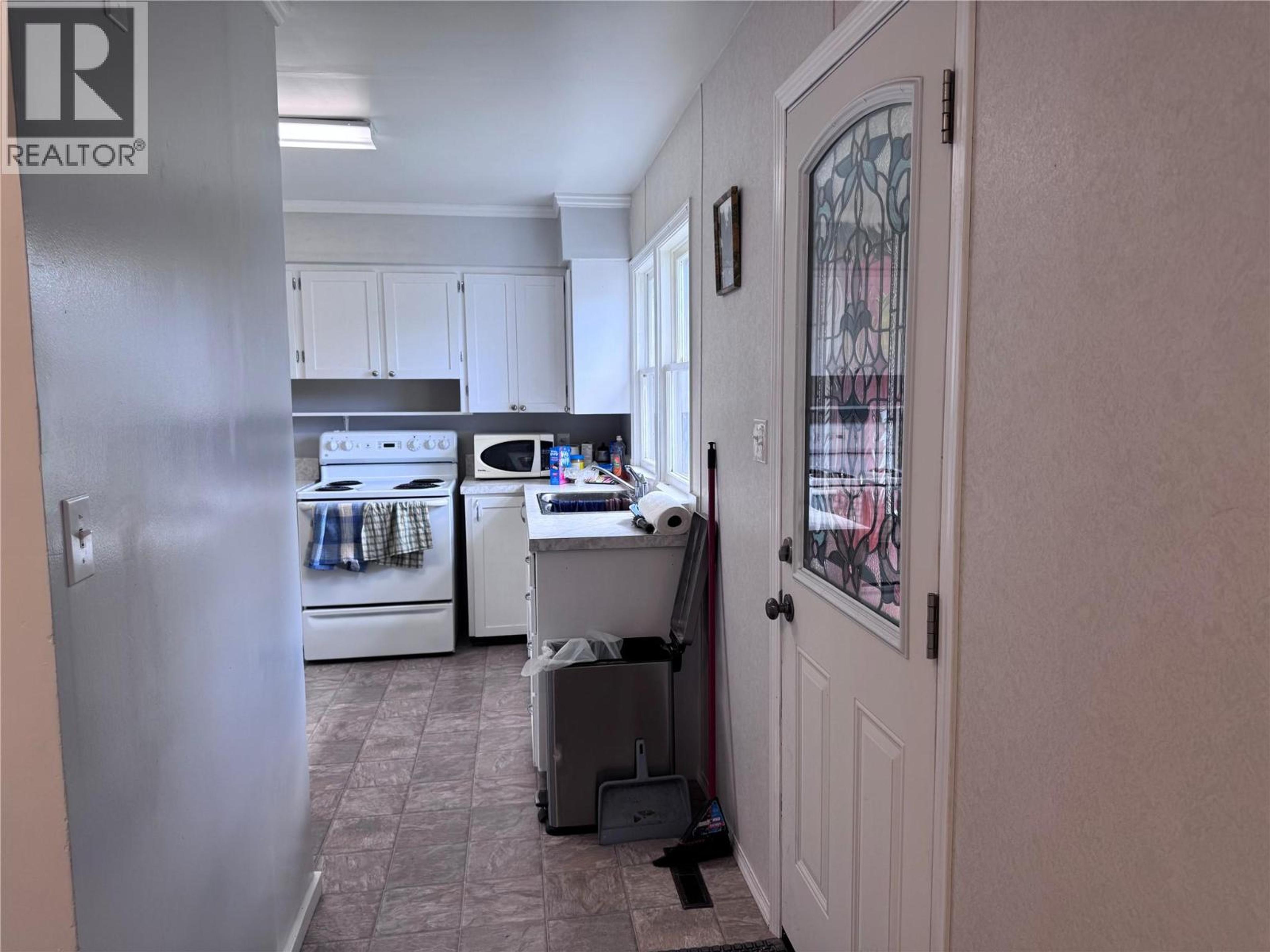 4903 48 AVENUE - Image 13