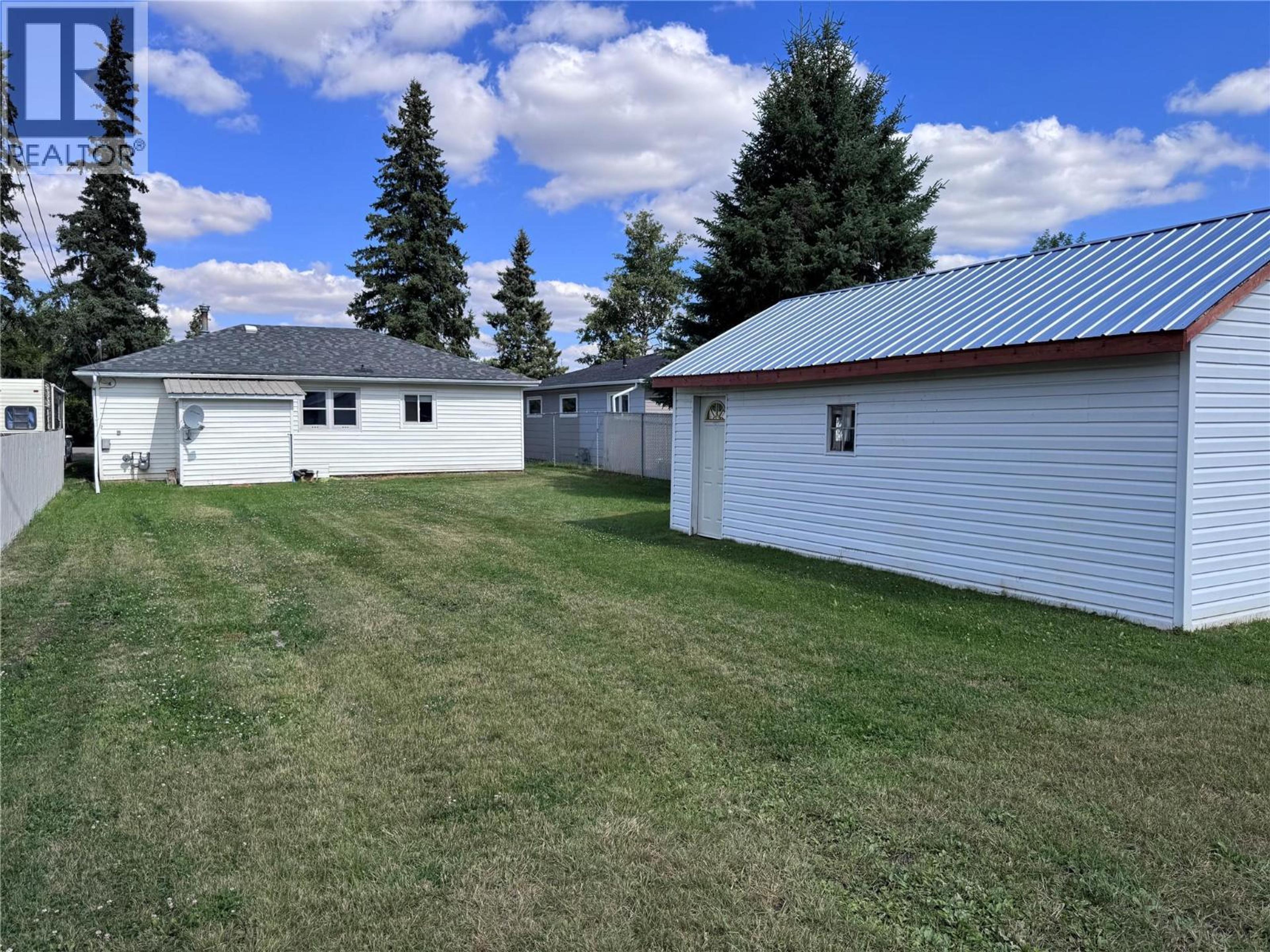 4903 48 AVENUE - Image 4