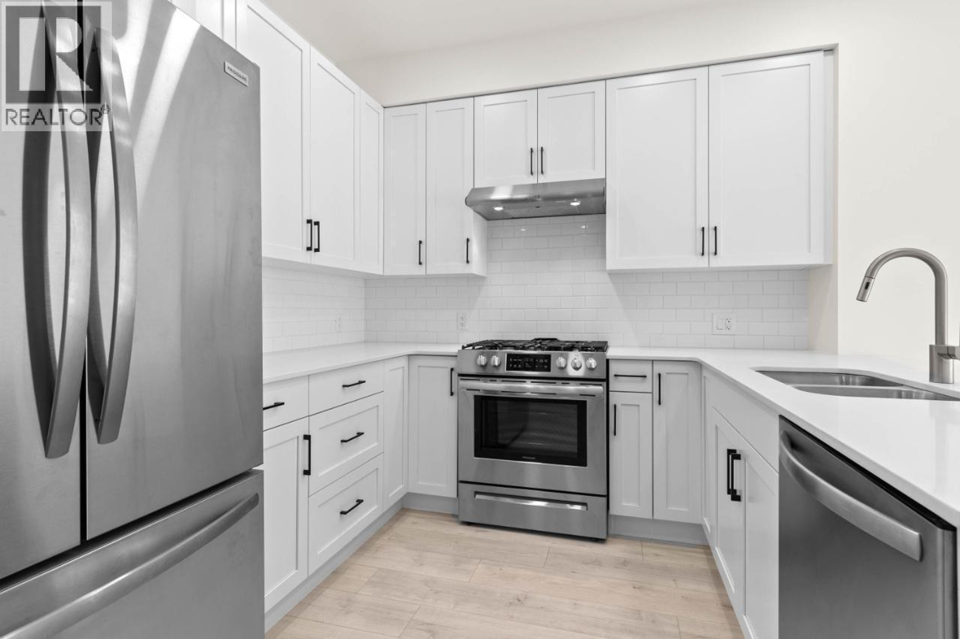 #206 651 DUNES DRIVE - Image 4