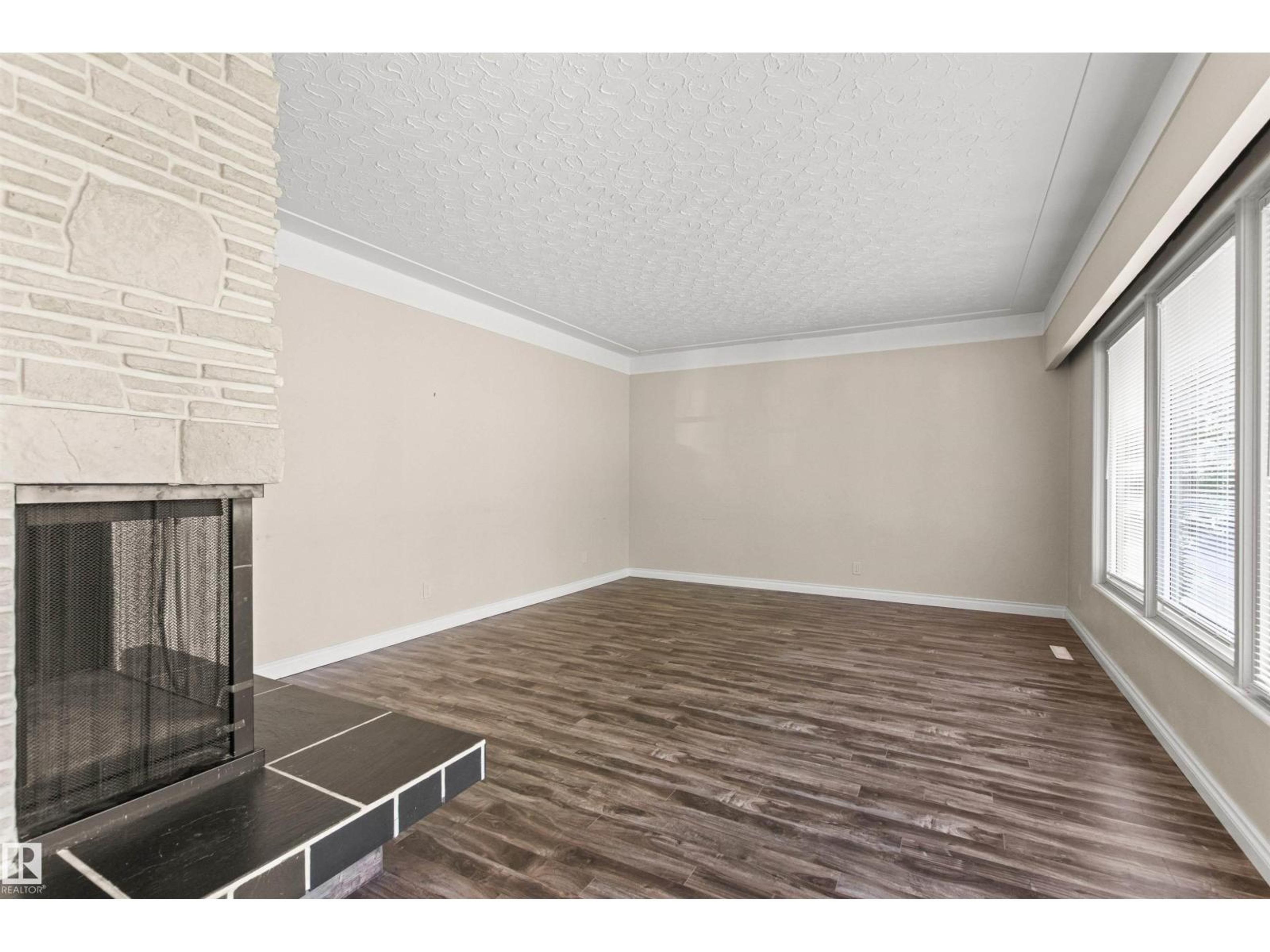 11819 75 AV NW - Image 4