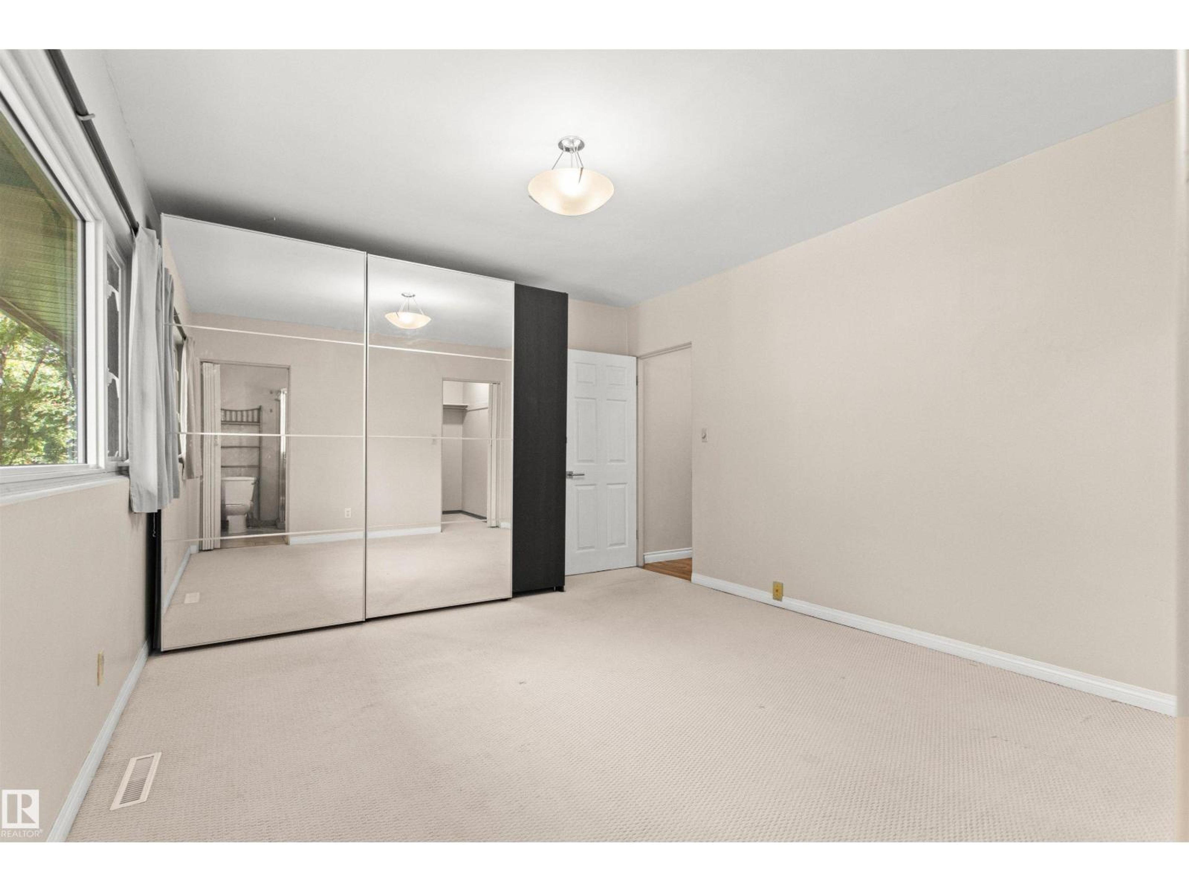 11819 75 AV NW - Image 27