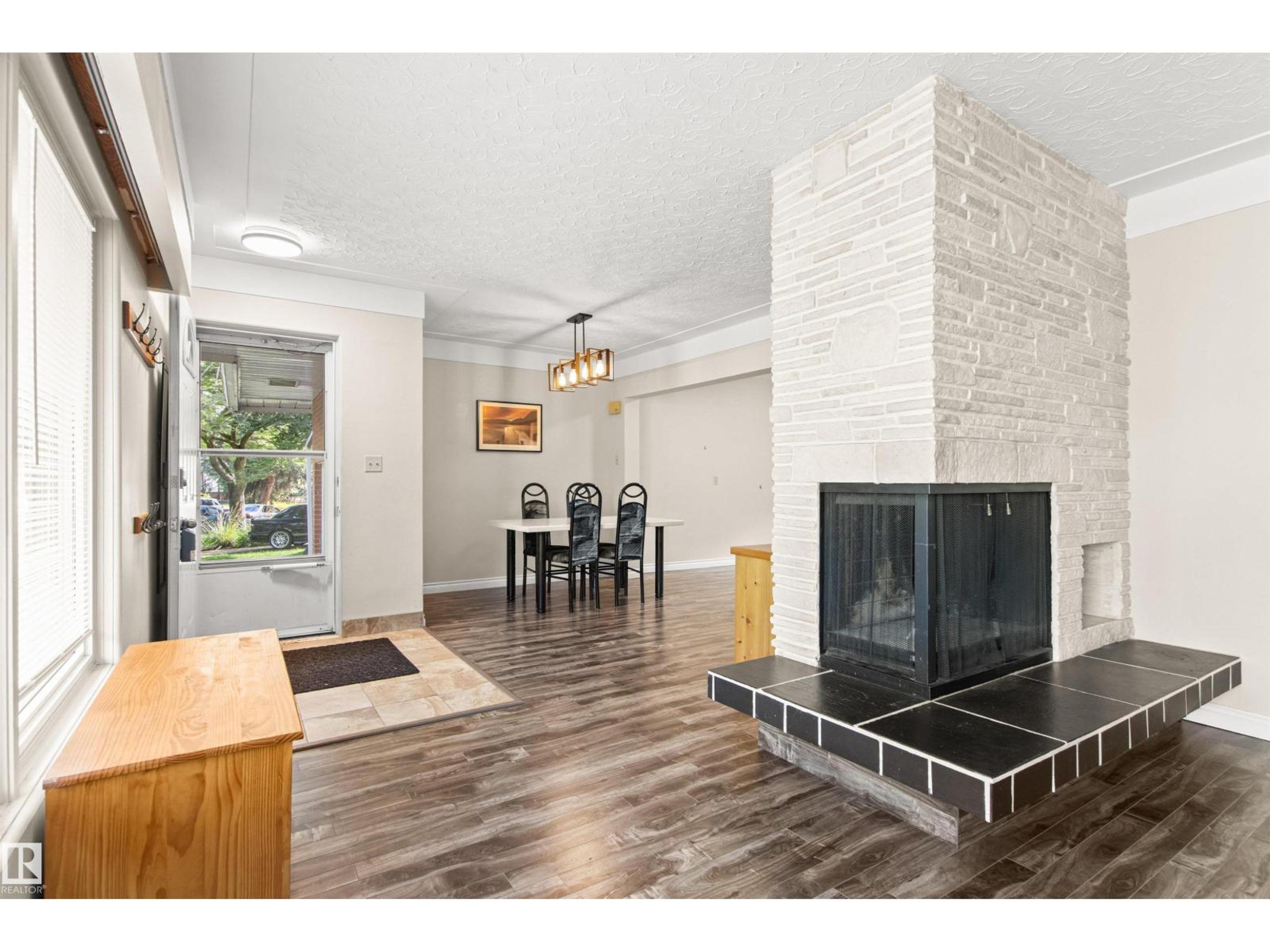 11819 75 AV NW - Image 9