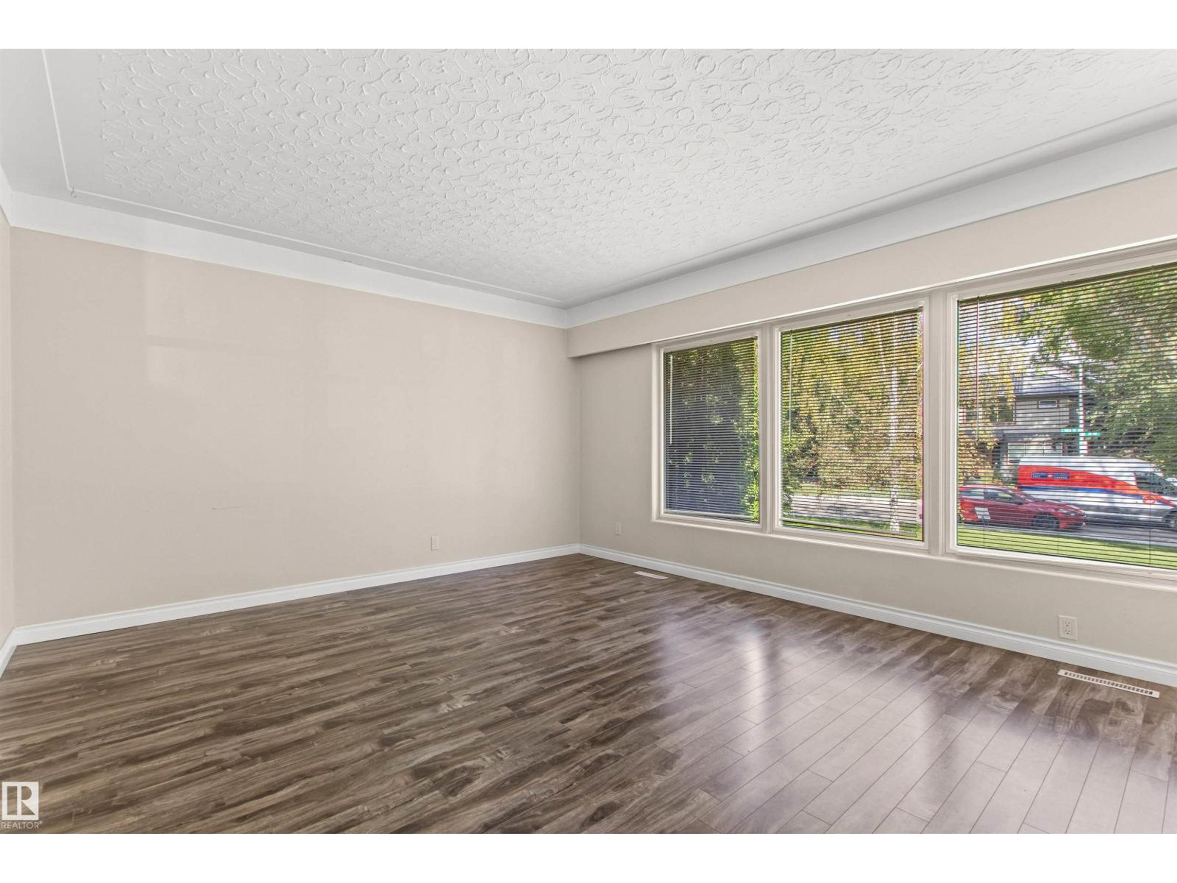 11819 75 AV NW - Image 5