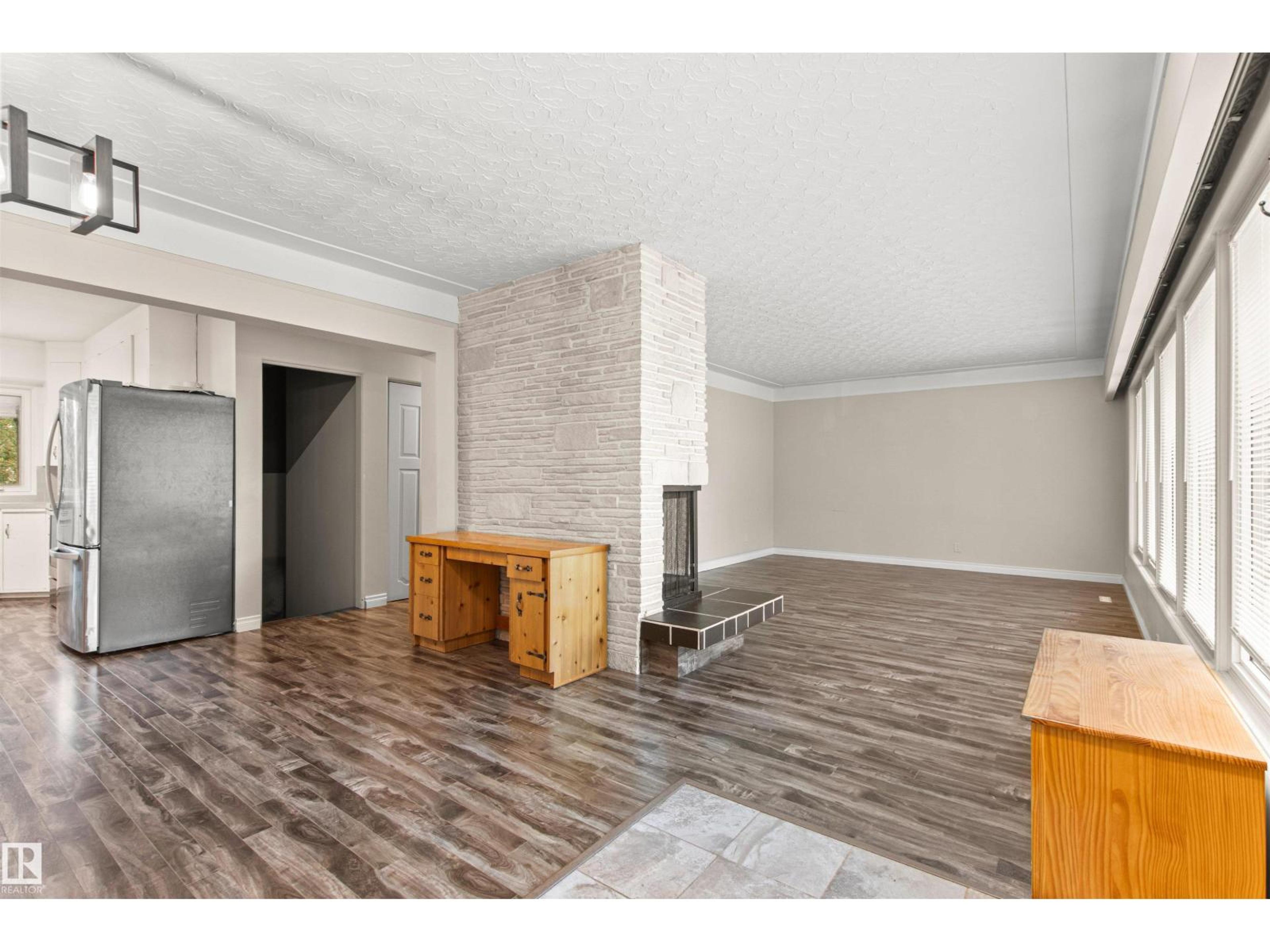 11819 75 AV NW - Image 6