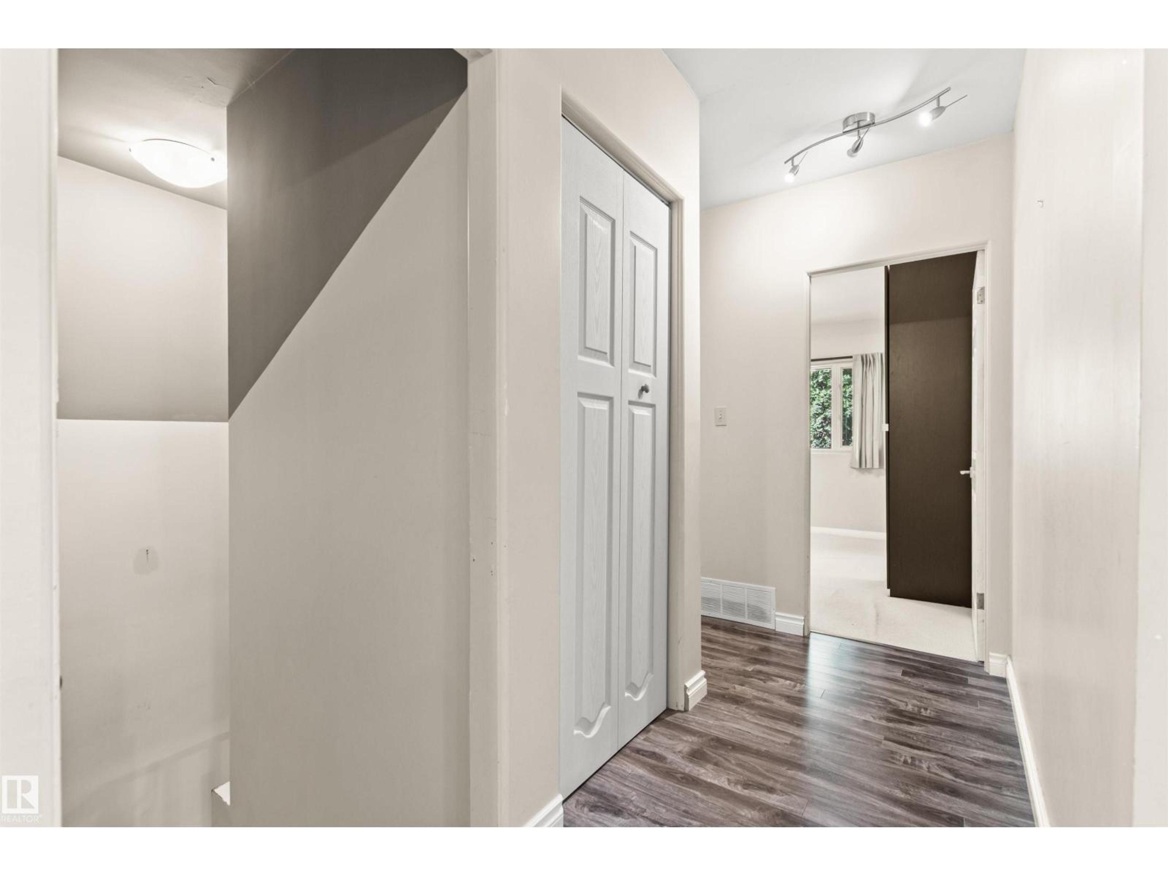 11819 75 AV NW - Image 23