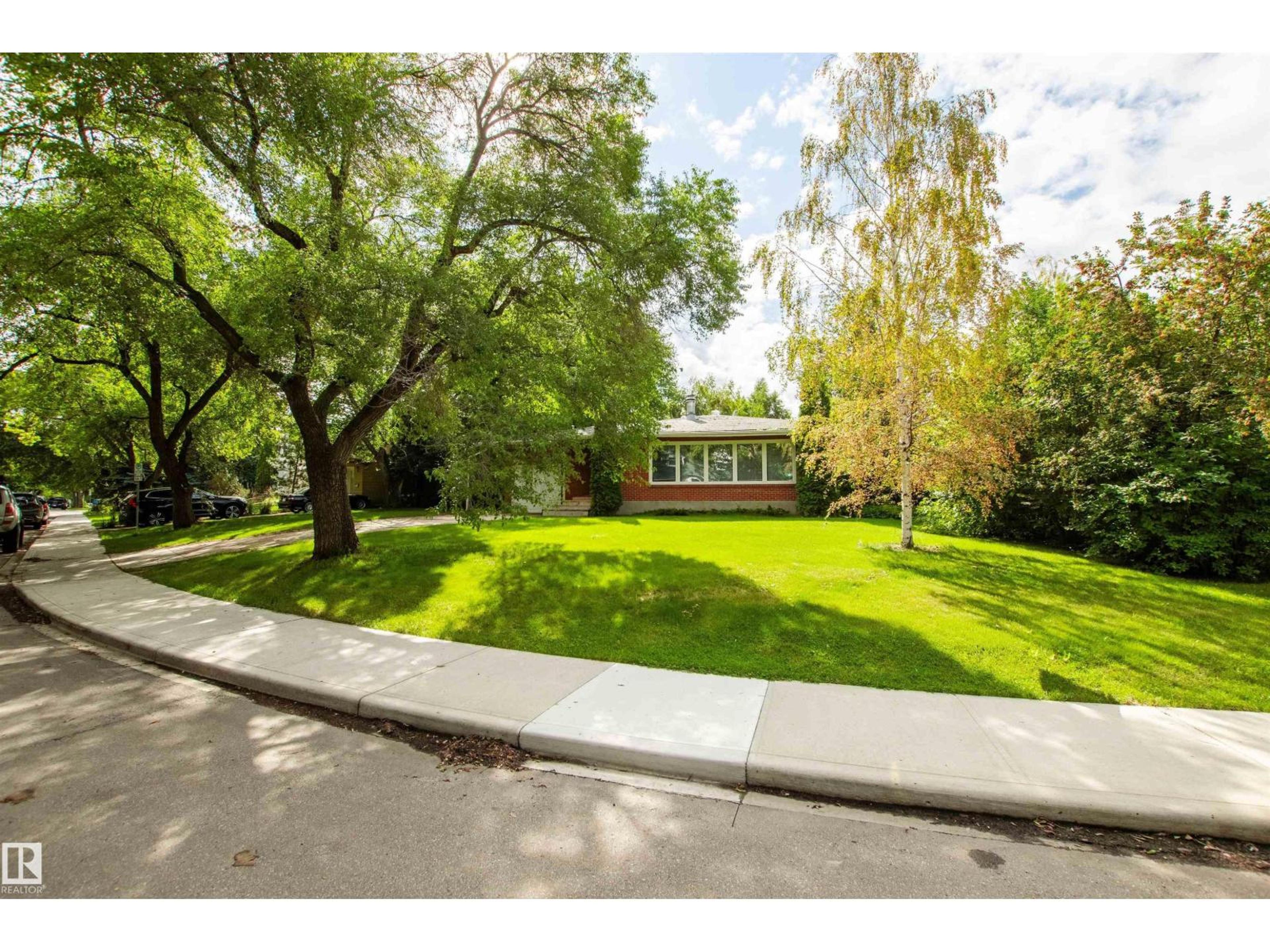11819 75 AV NW - Image 69