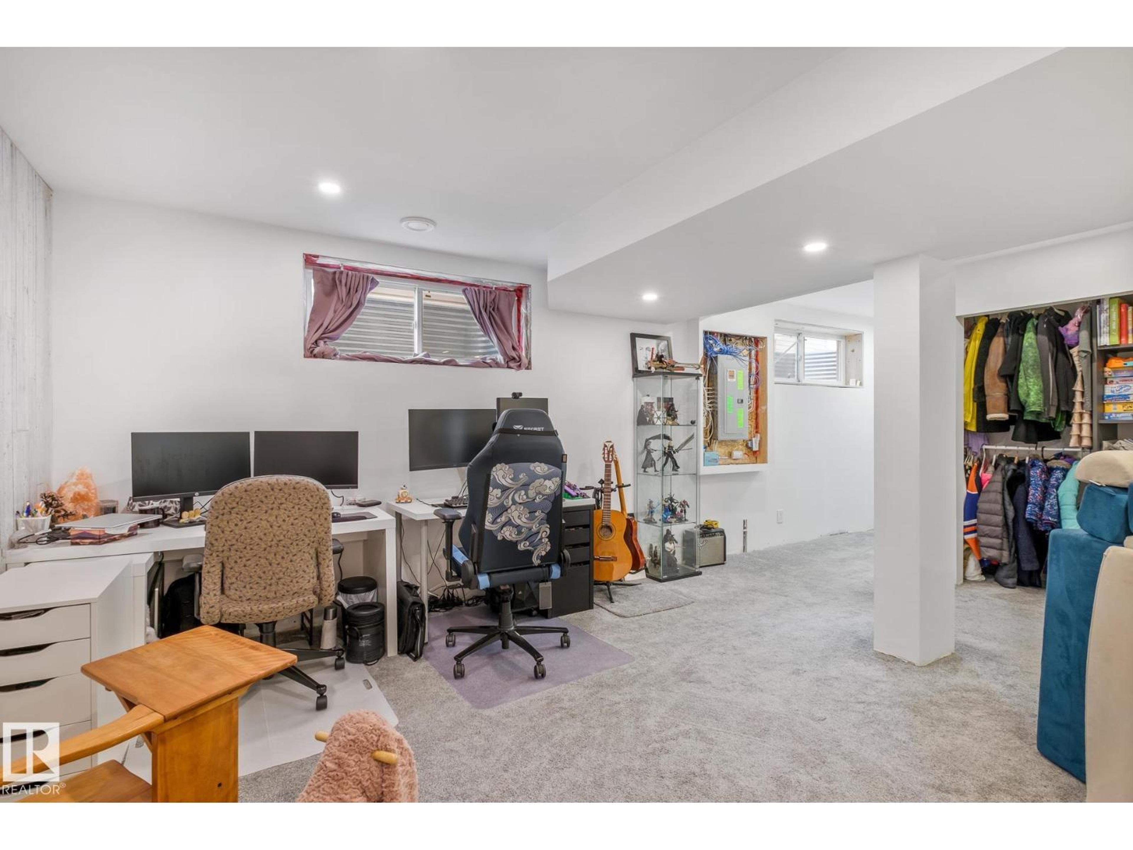 201 CORNWALL RD - Image 40