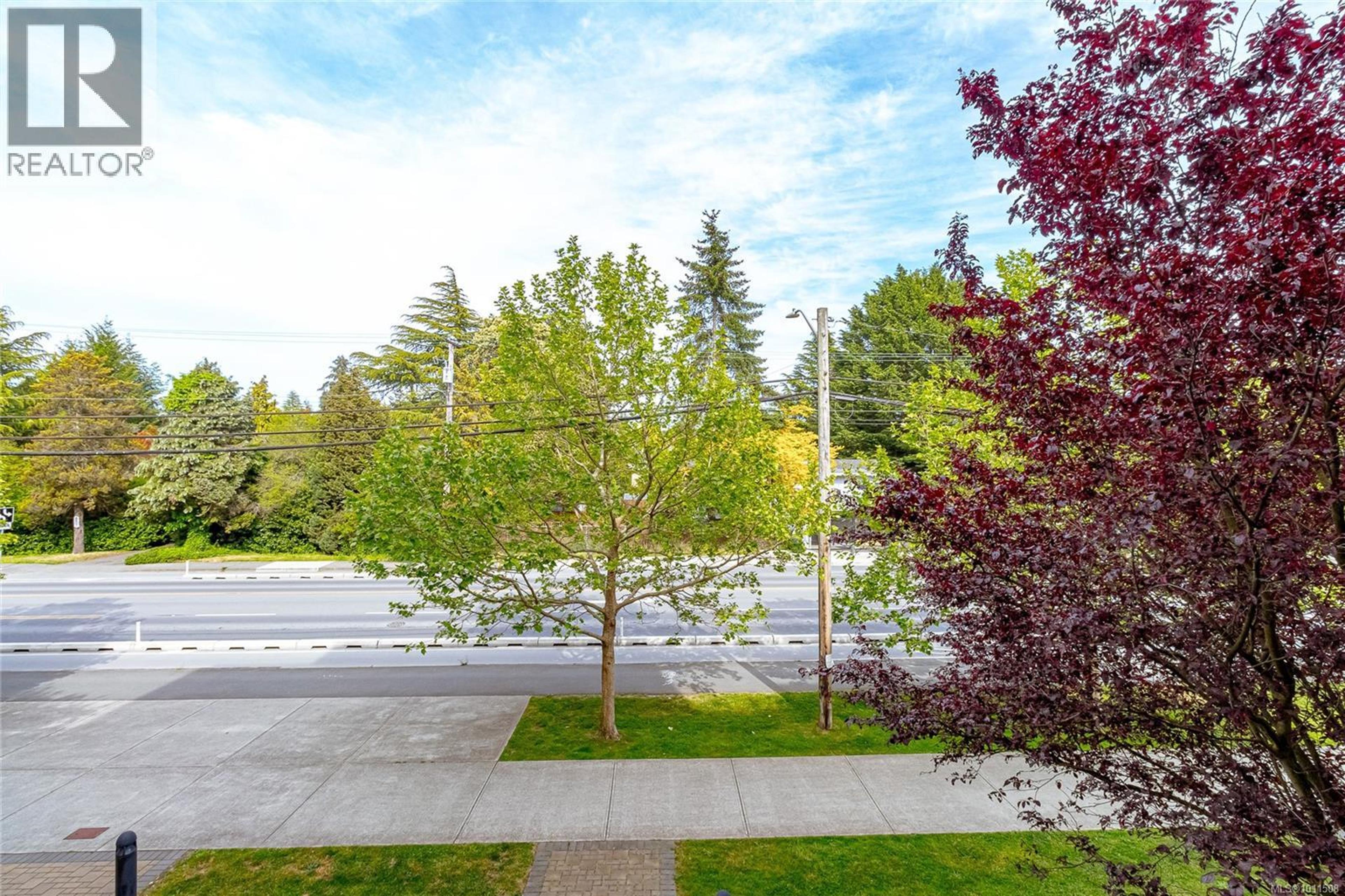 #102 4000 SHELBOURNE ST - Image 31