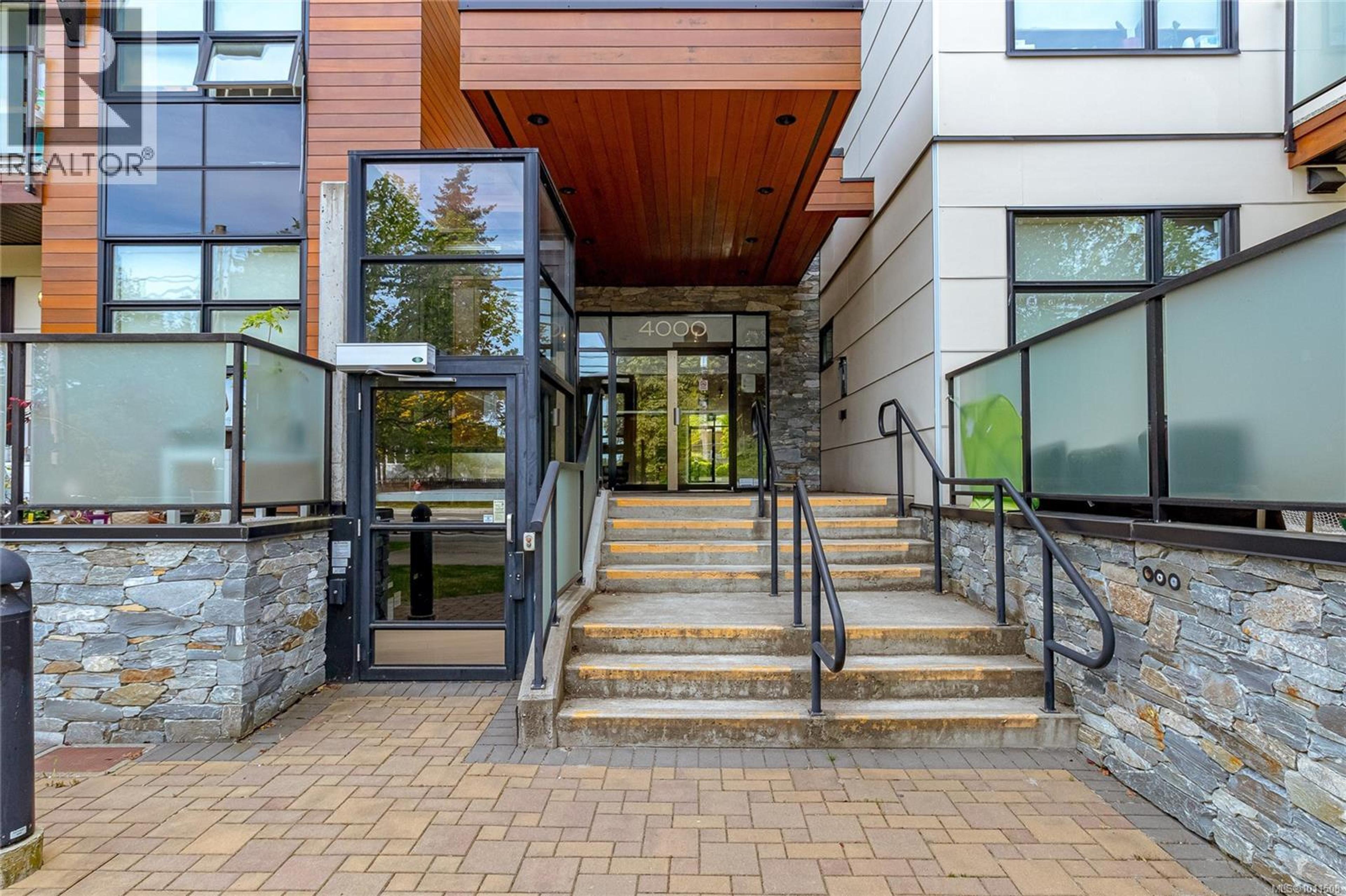 #102 4000 SHELBOURNE ST - Image 4