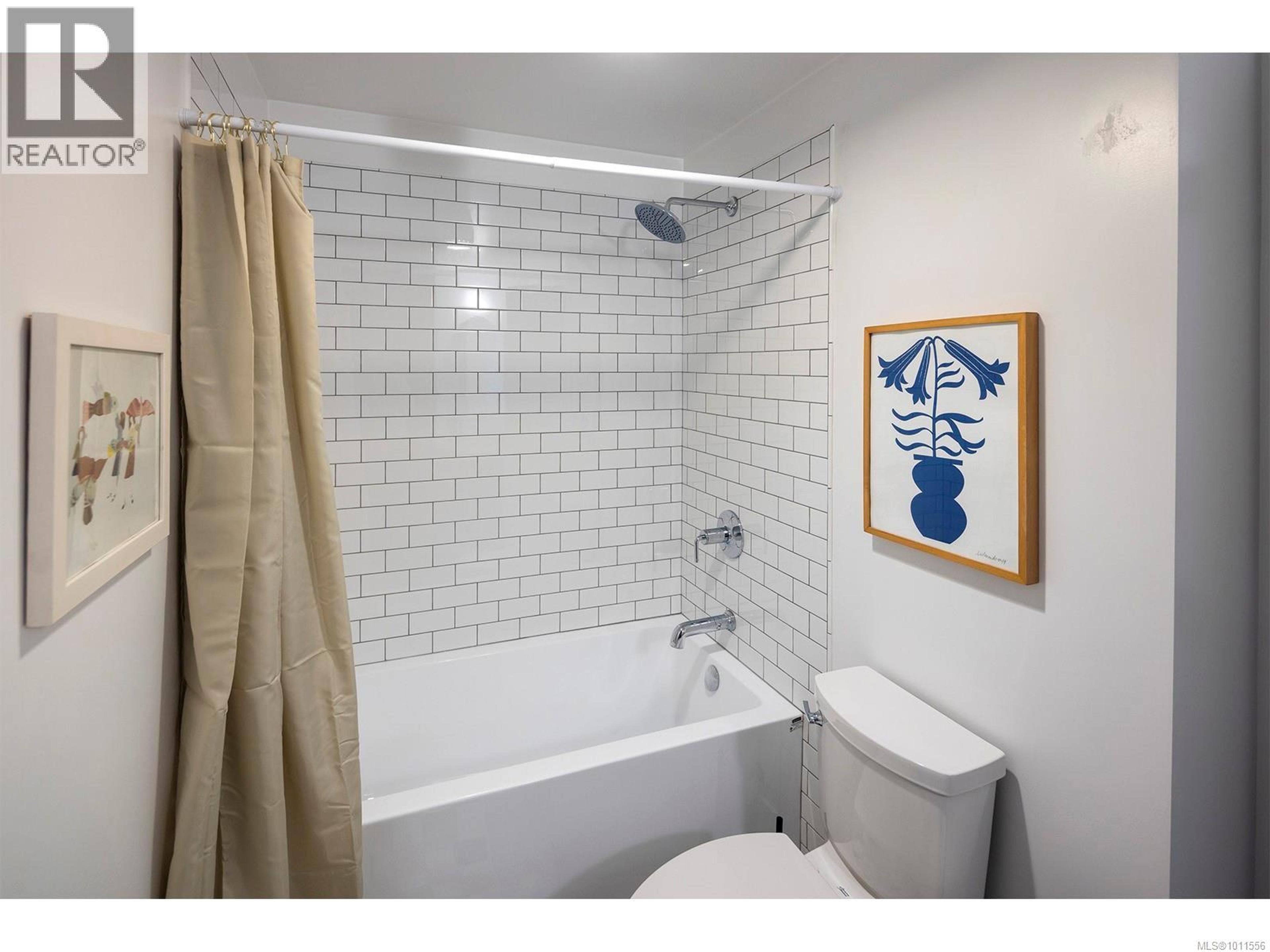 #5 230 WILSON ST - Image 13
