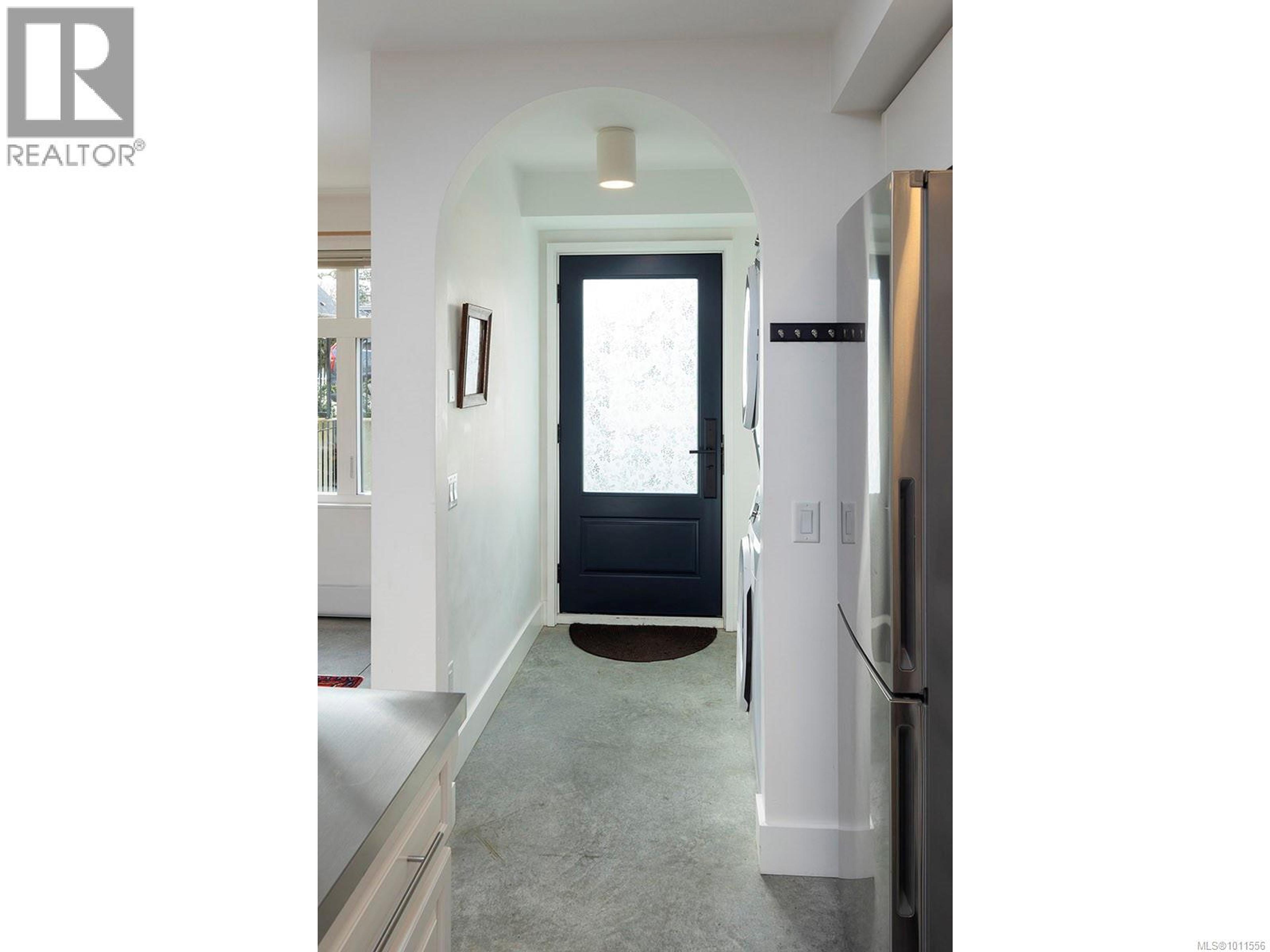 #5 230 WILSON ST - Image 15
