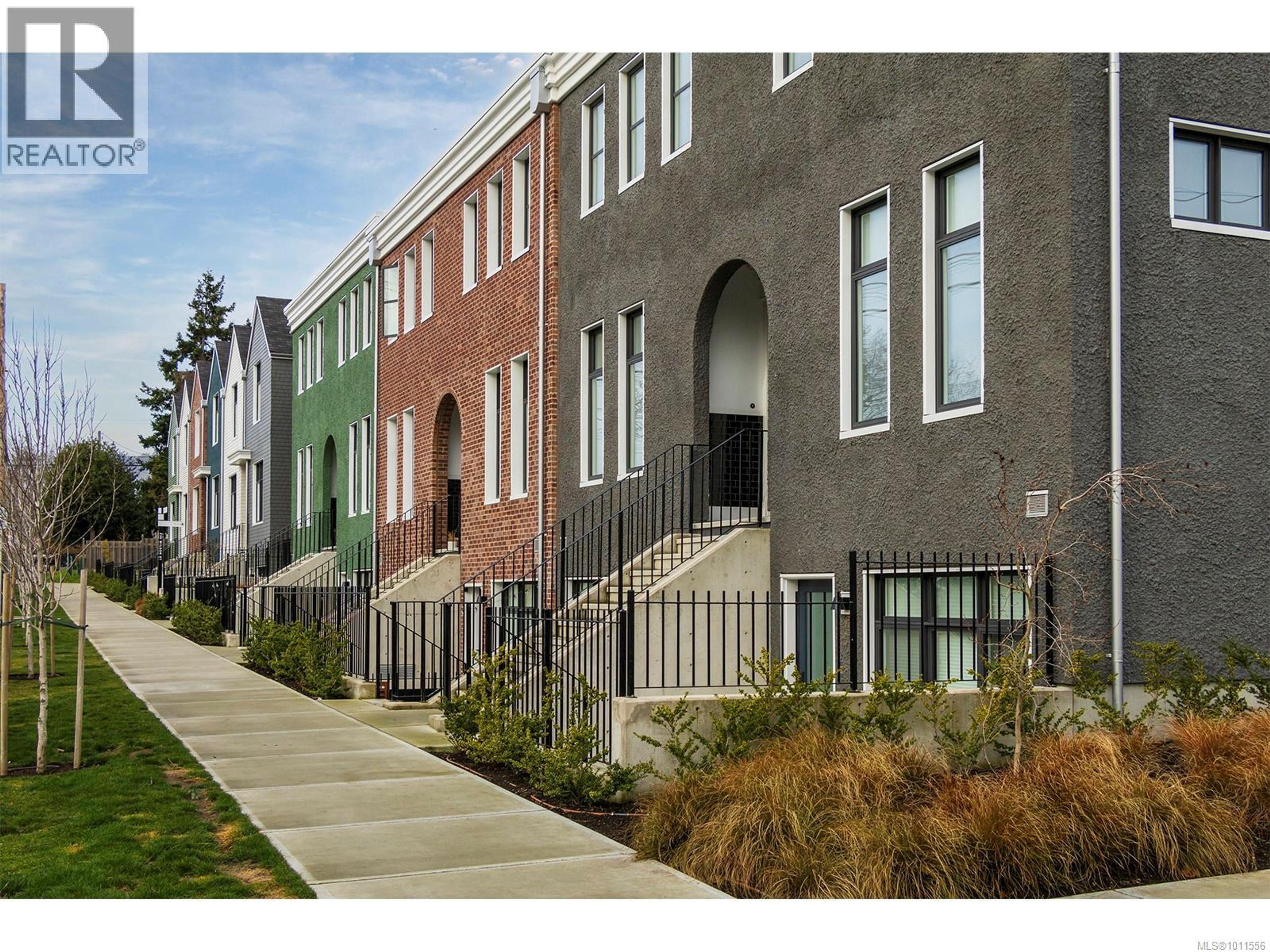#5 230 WILSON ST - Image 17