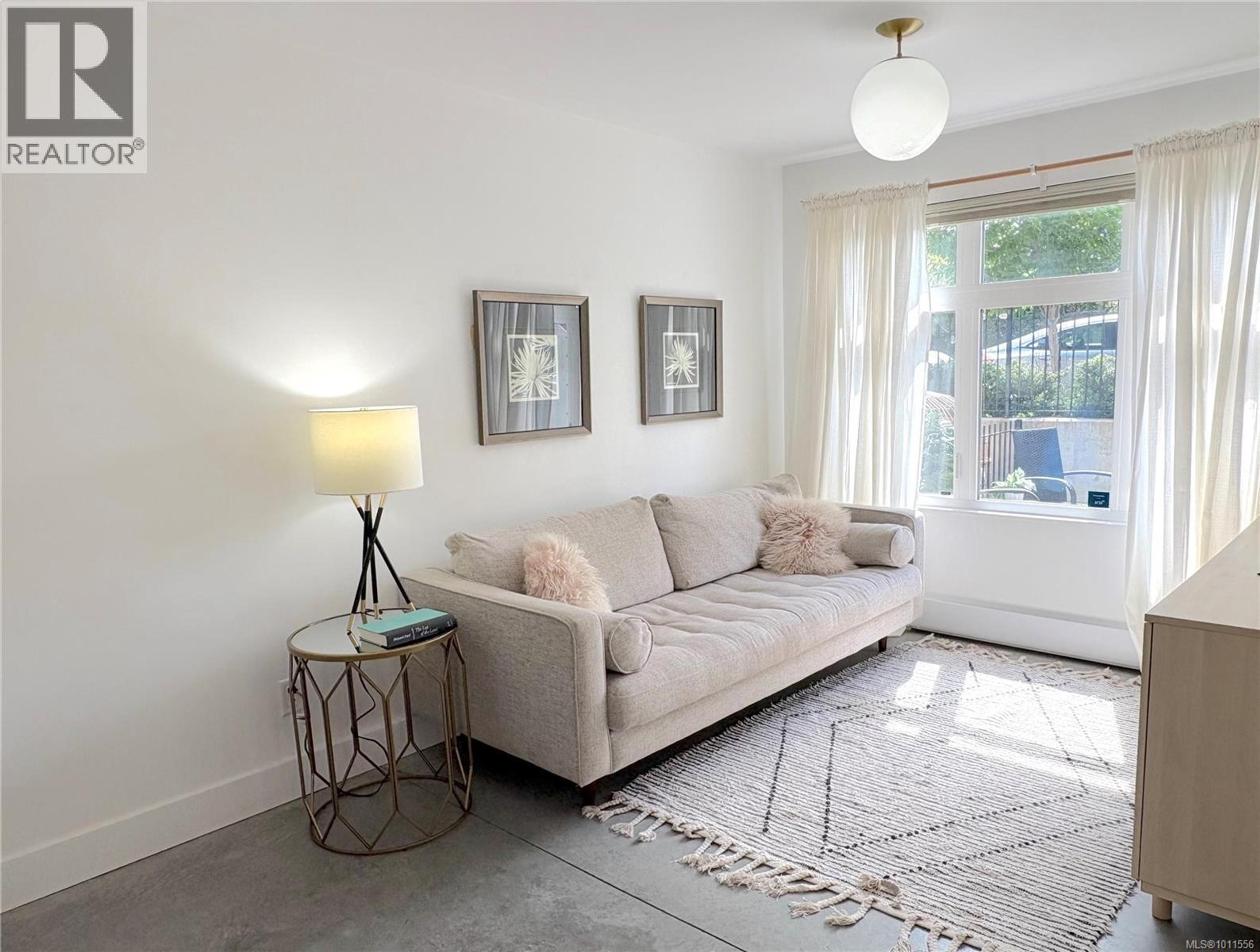 #5 230 WILSON ST - Image 2