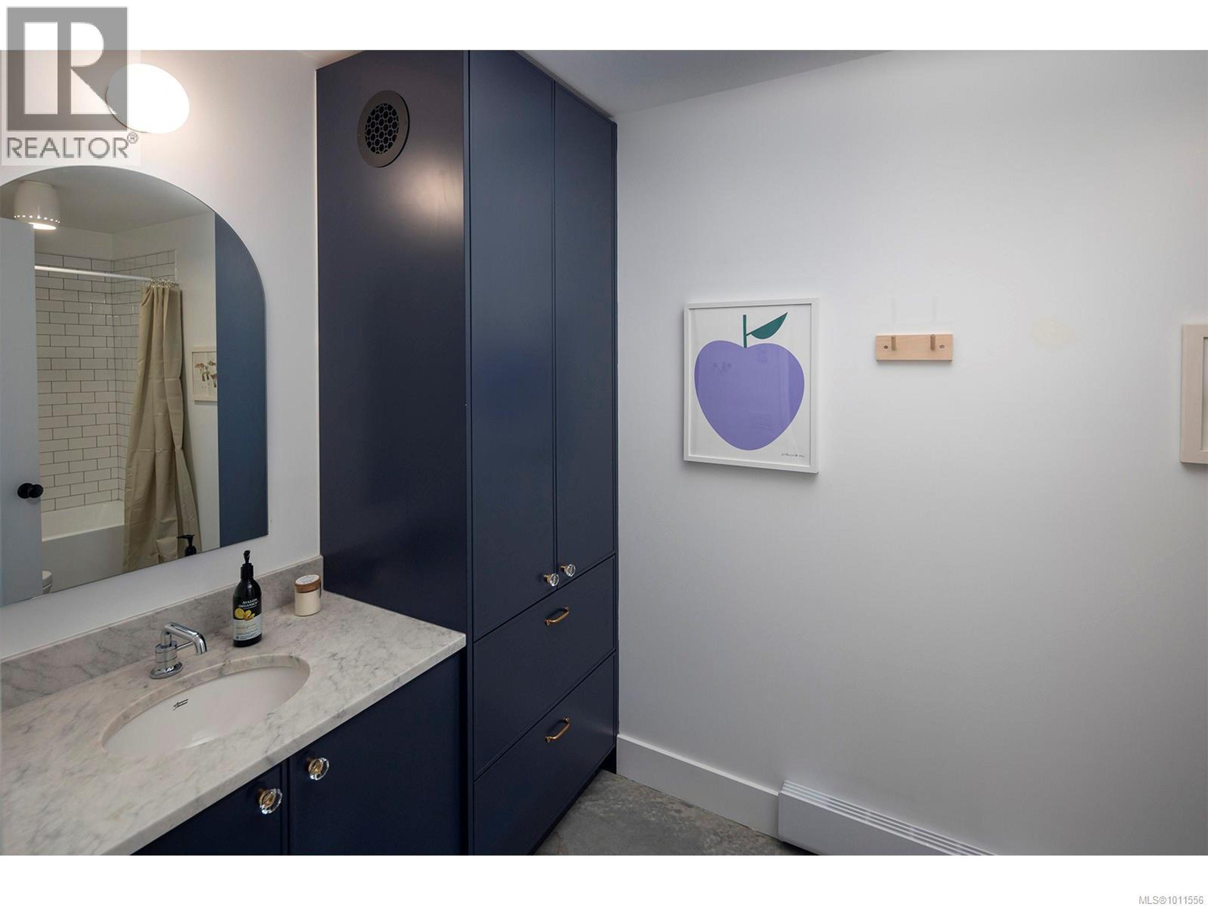 #5 230 WILSON ST - Image 21