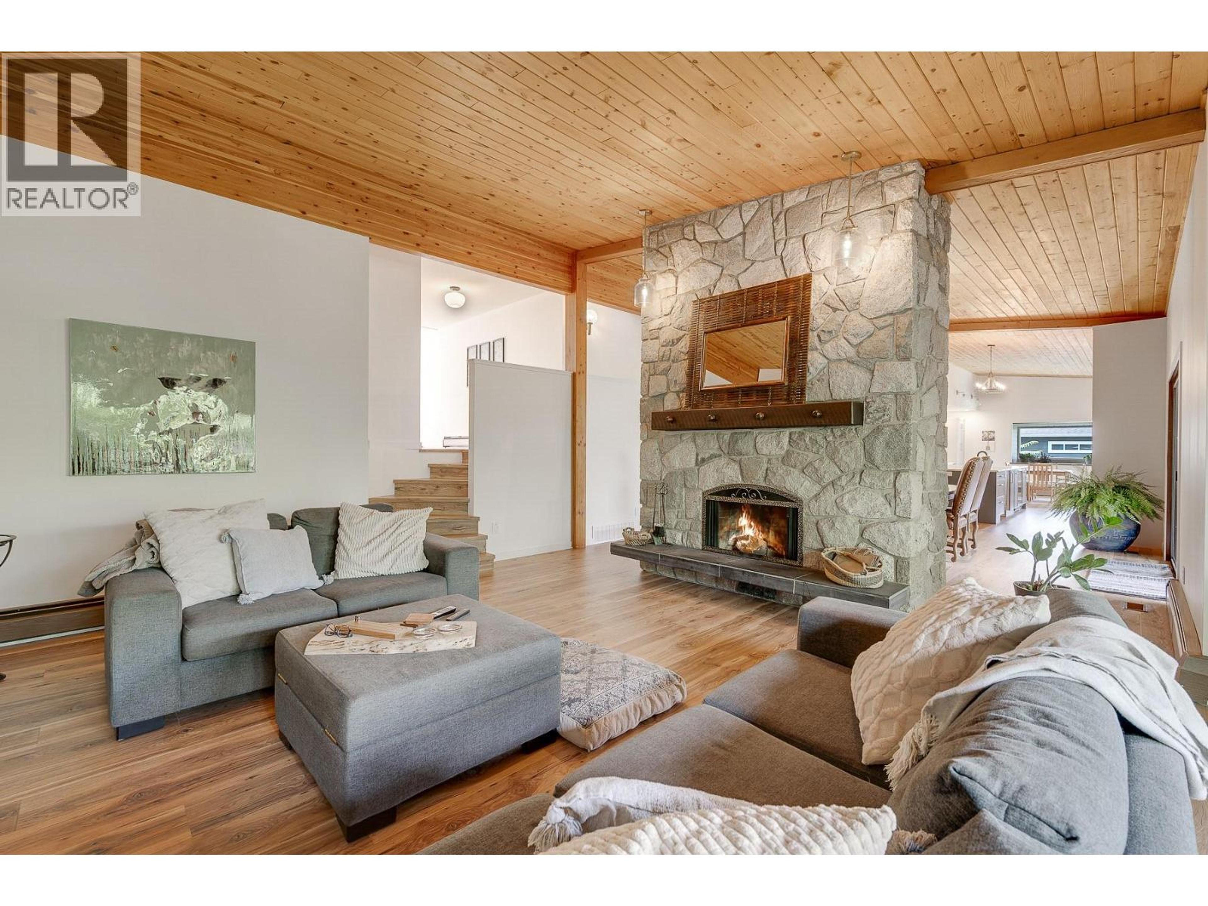 1590 WILLOW CRESCENT - Image 5