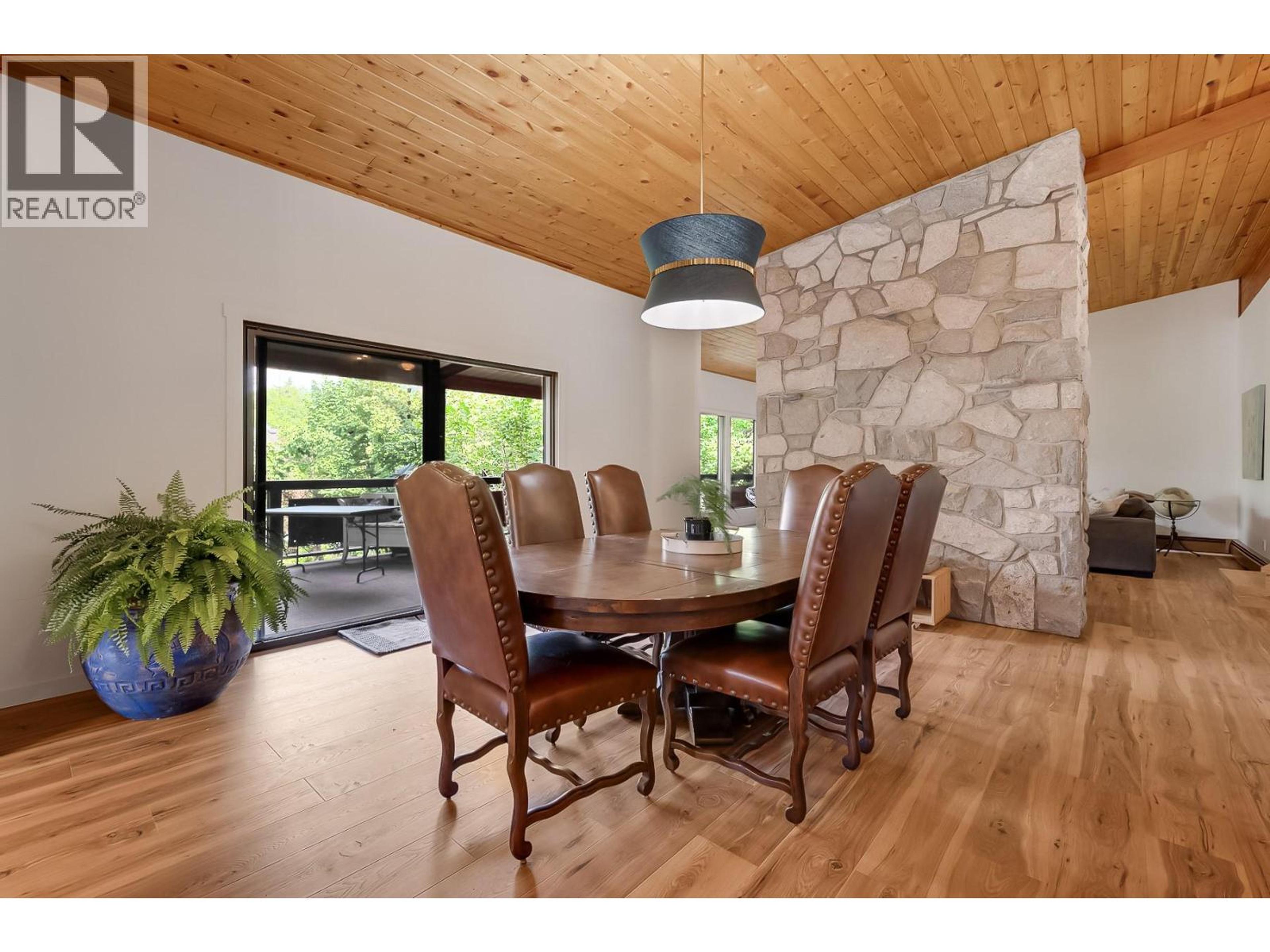 1590 WILLOW CRESCENT - Image 8