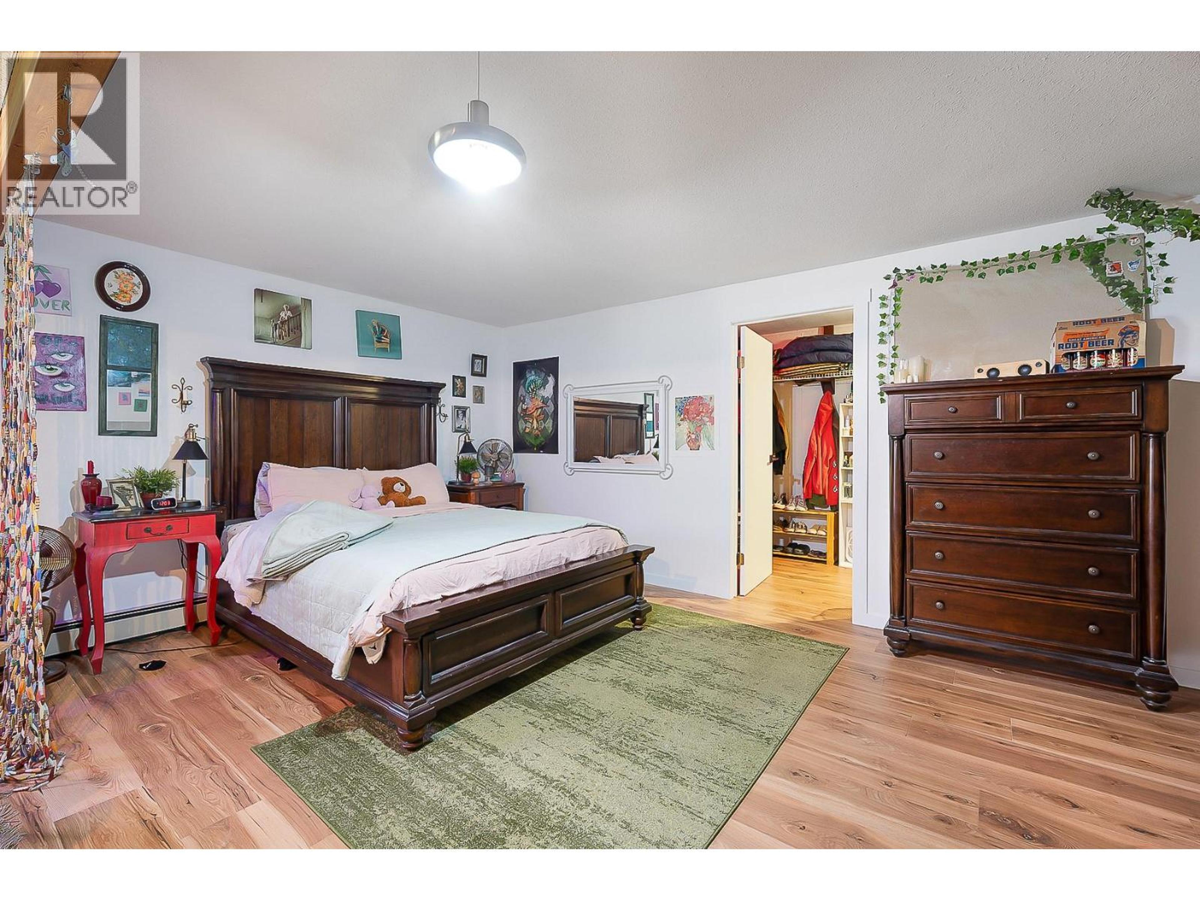 1590 WILLOW CRESCENT - Image 31