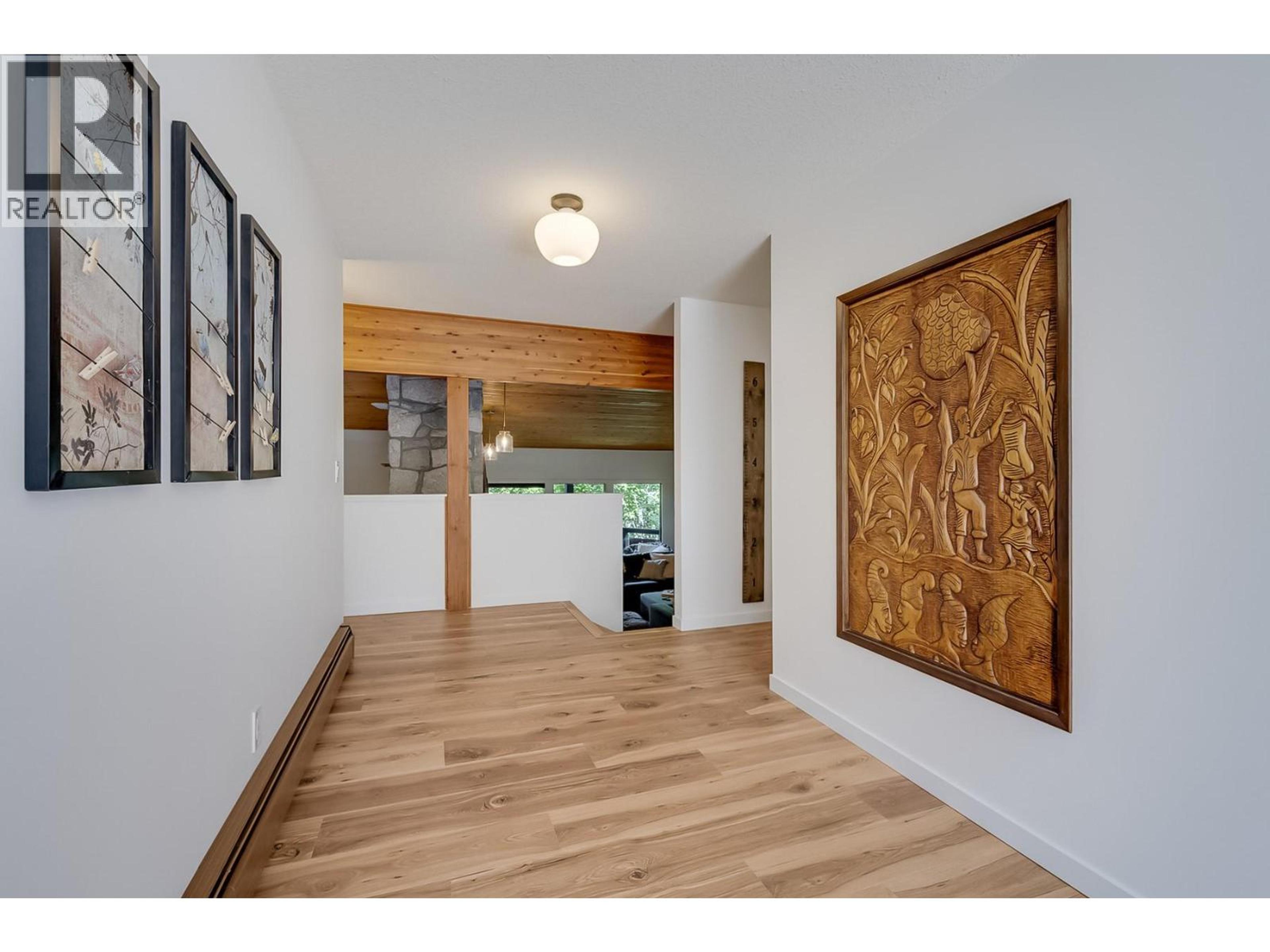 1590 WILLOW CRESCENT - Image 4