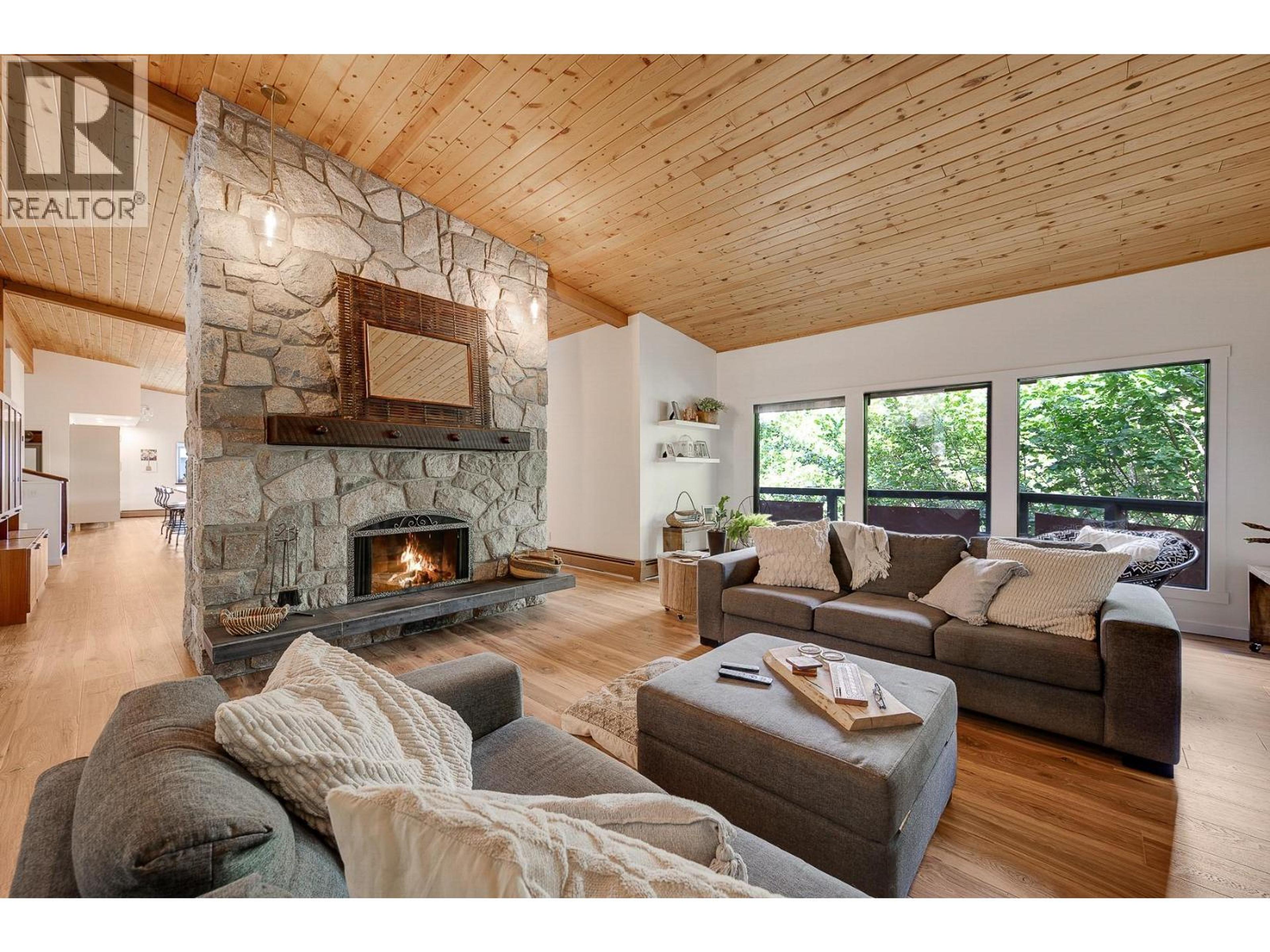 1590 WILLOW CRESCENT - Image 6