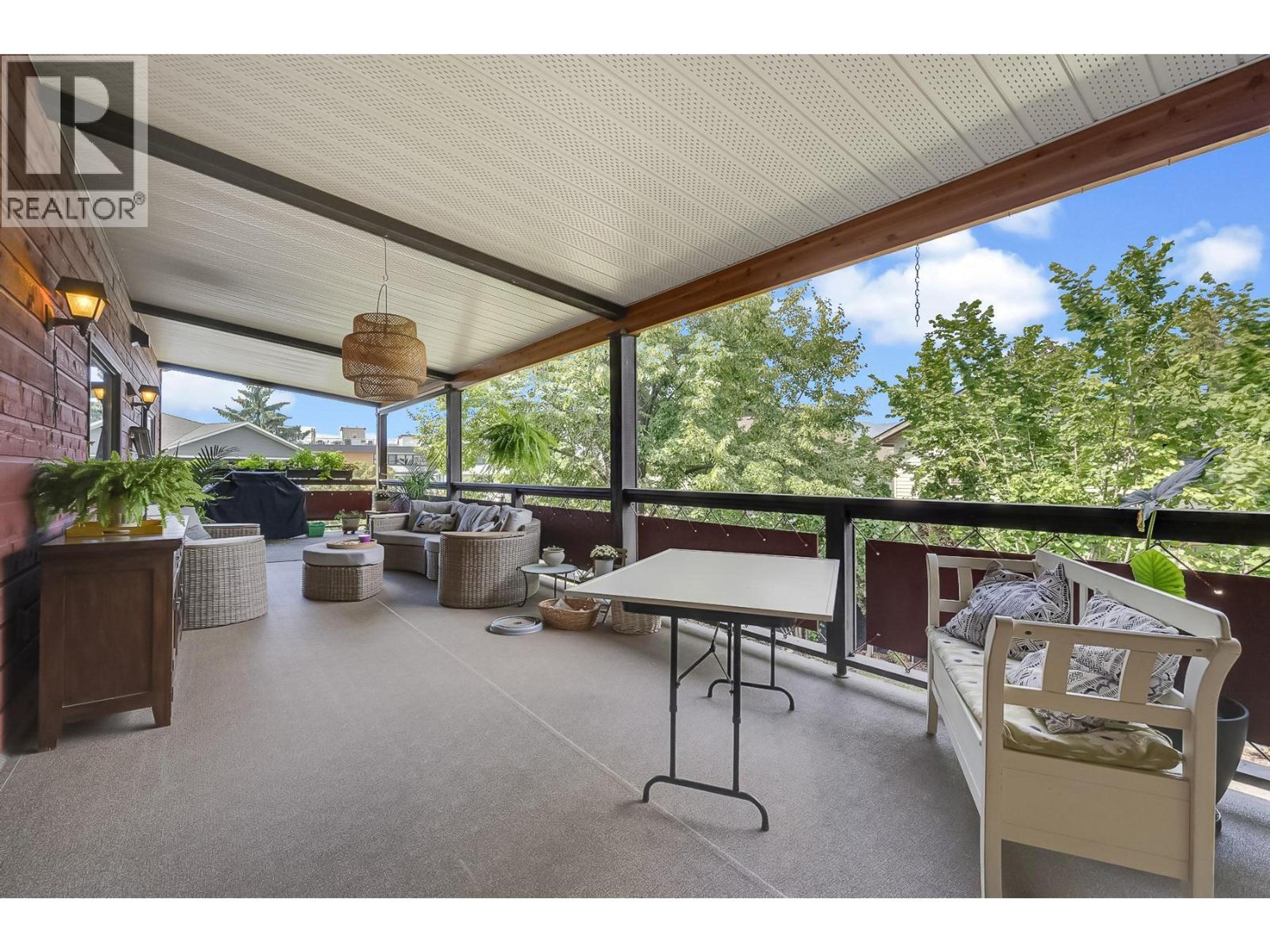 1590 WILLOW CRESCENT - Image 25