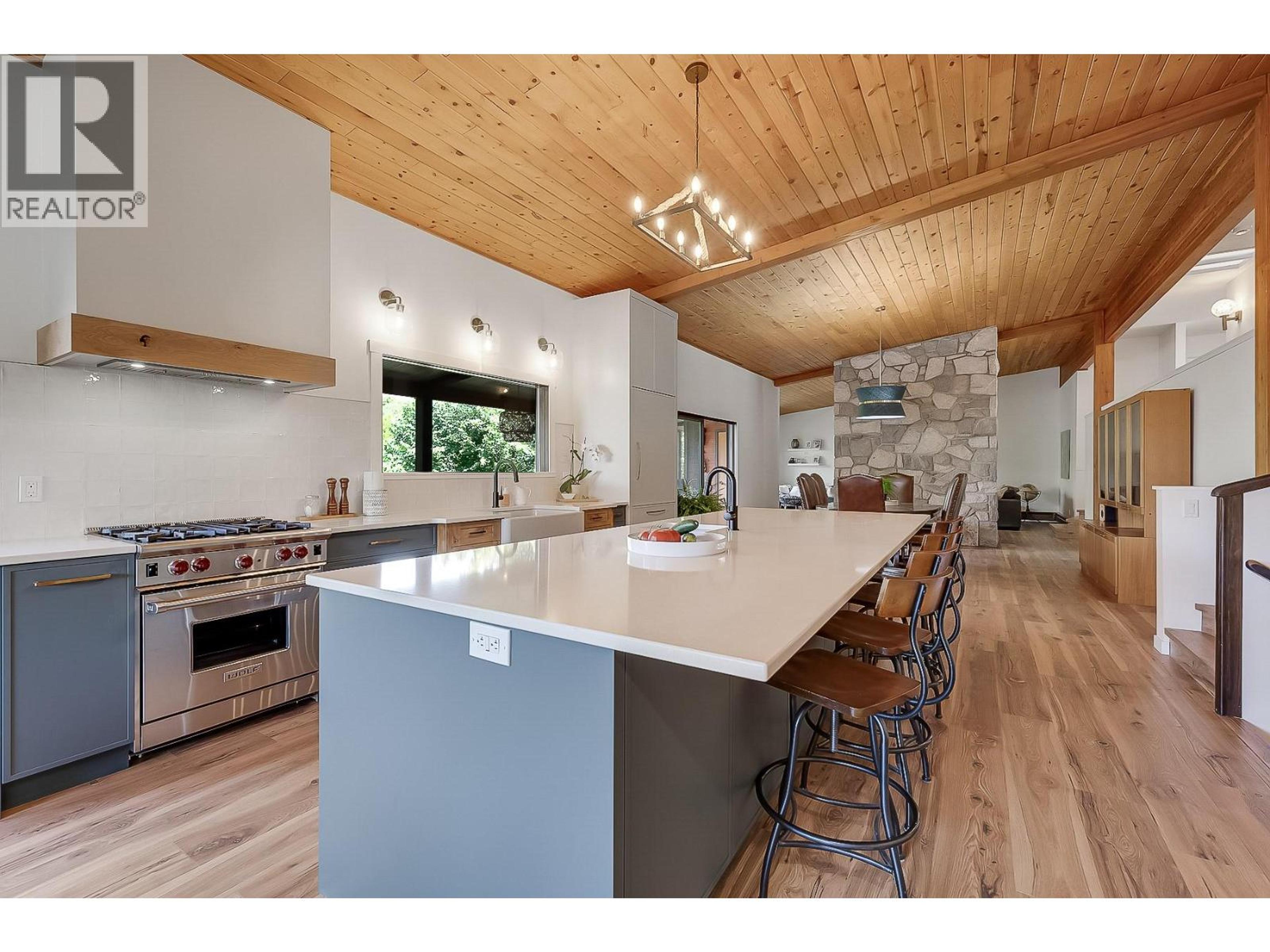 1590 WILLOW CRESCENT - Image 13