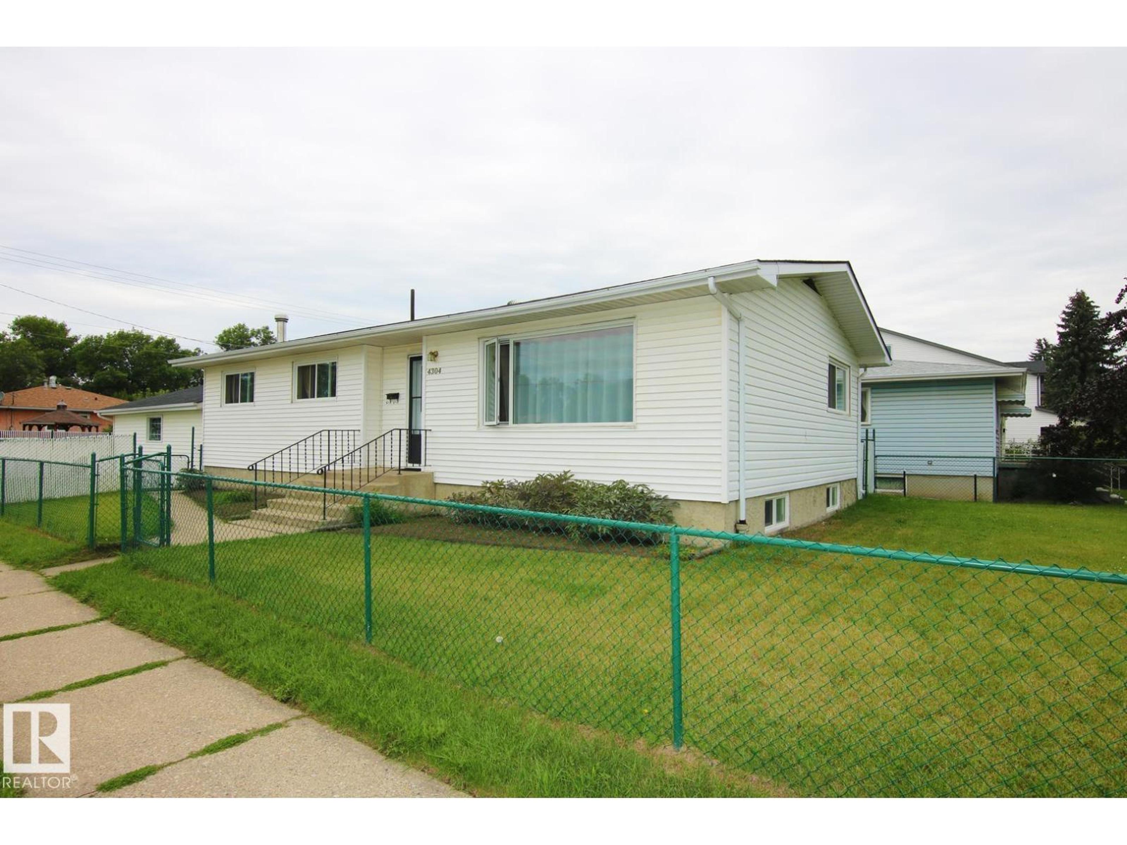 4304 121 AV NW - Image 1