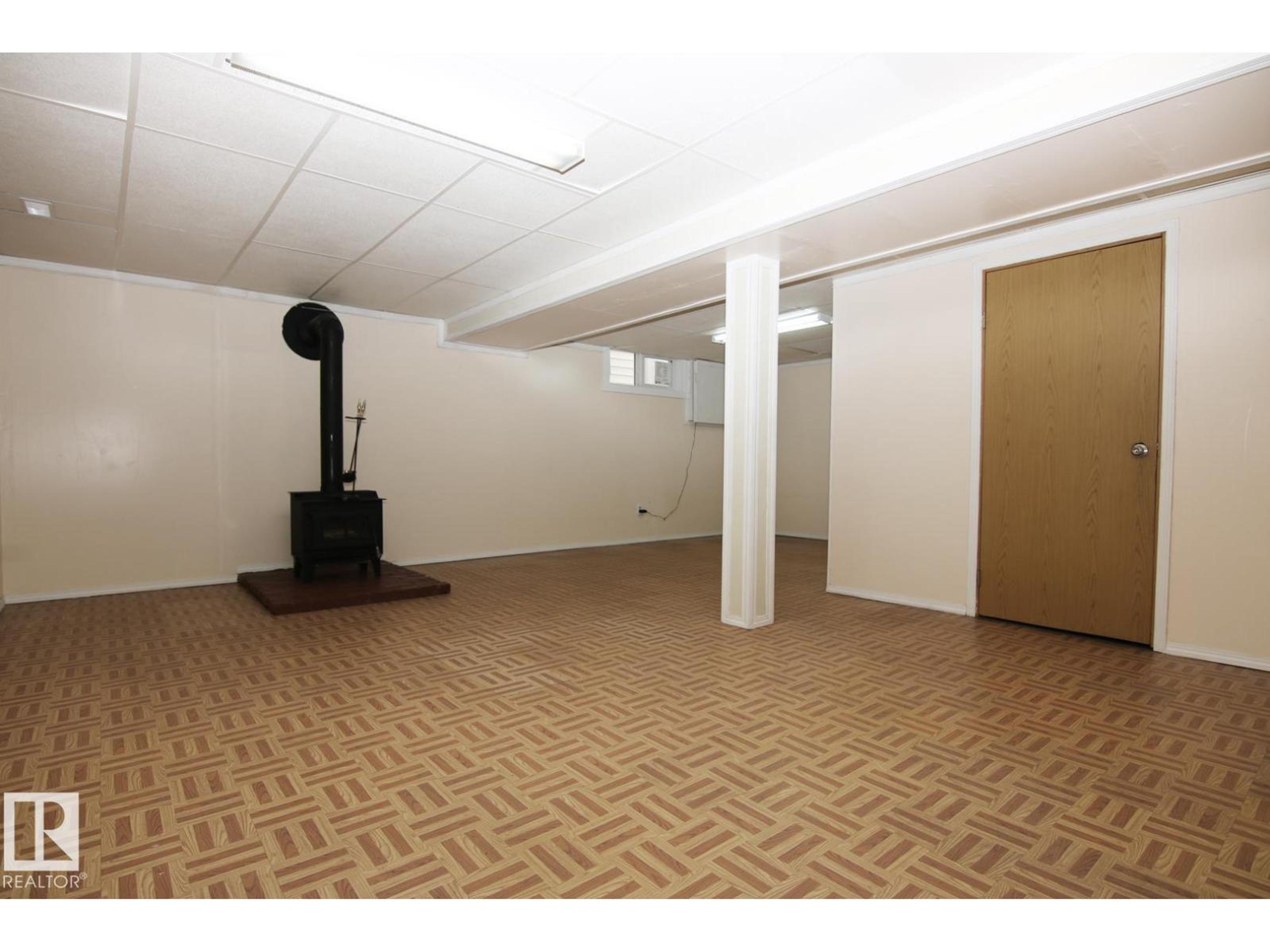 4304 121 AV NW - Image 27