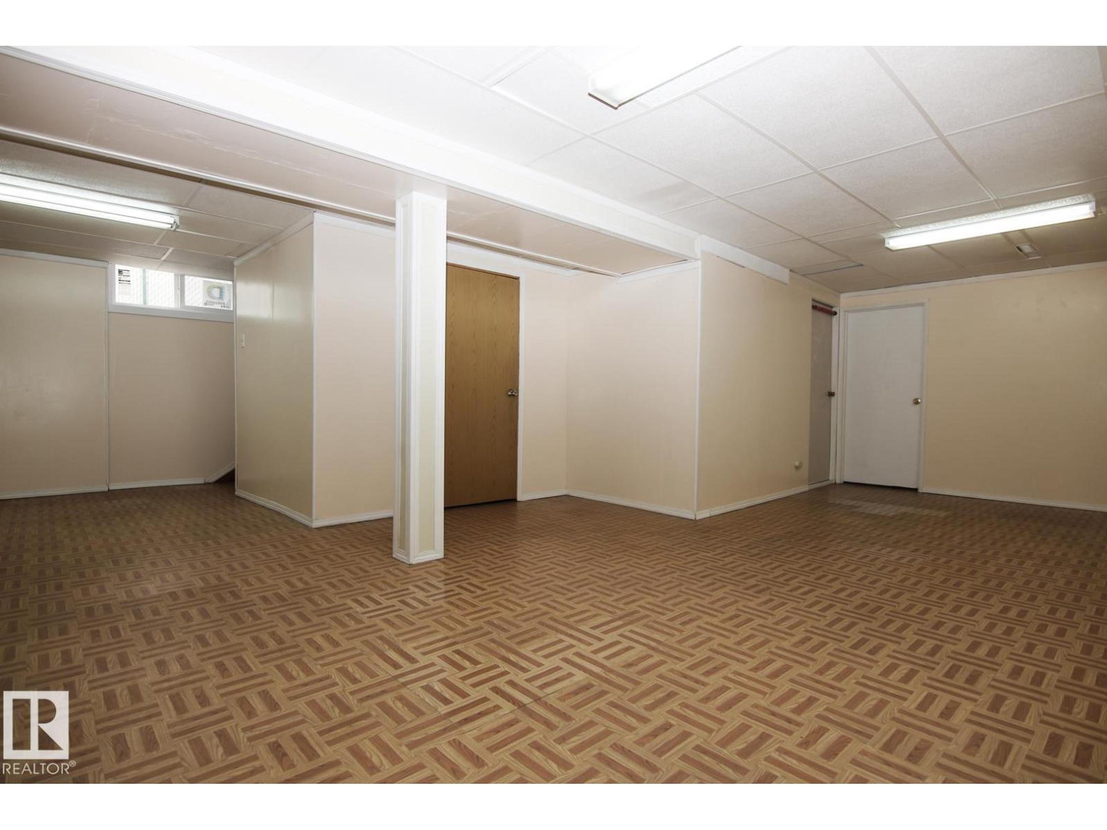 4304 121 AV NW - Image 29