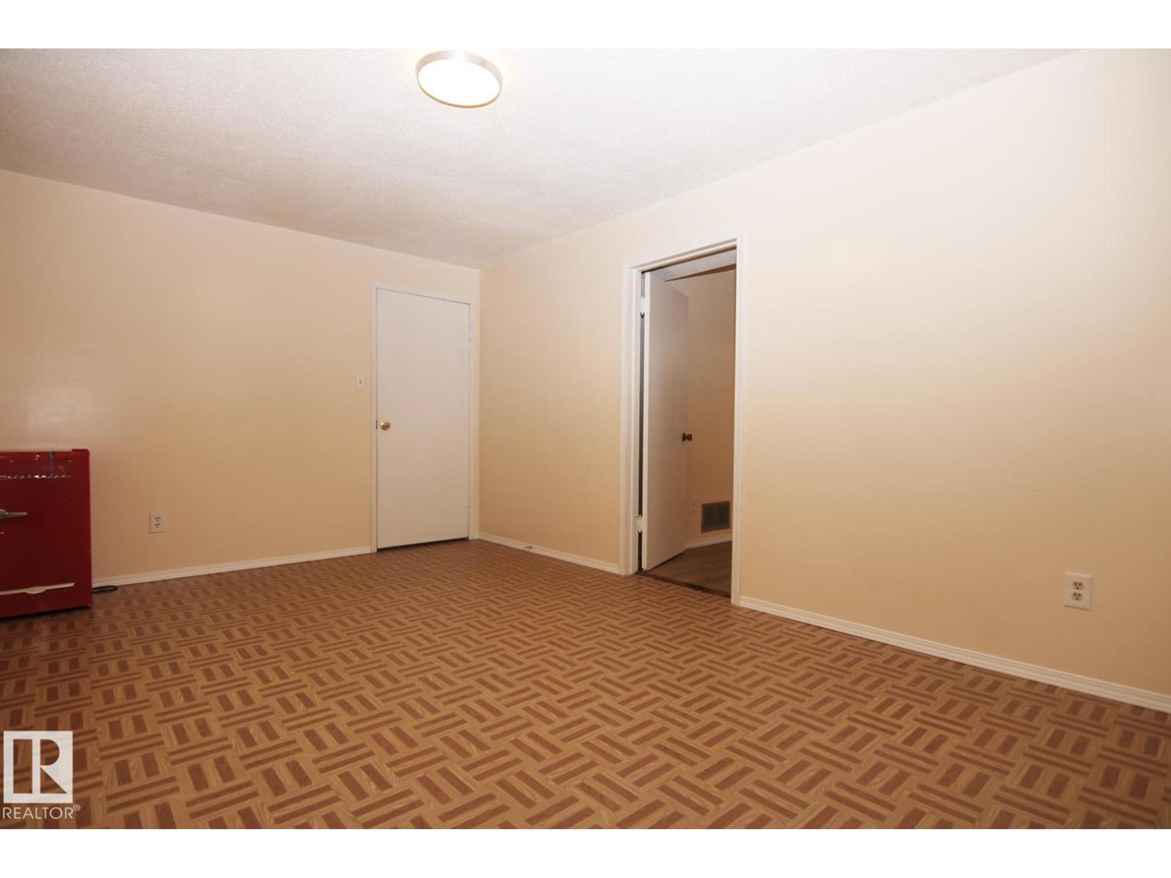 4304 121 AV NW - Image 31
