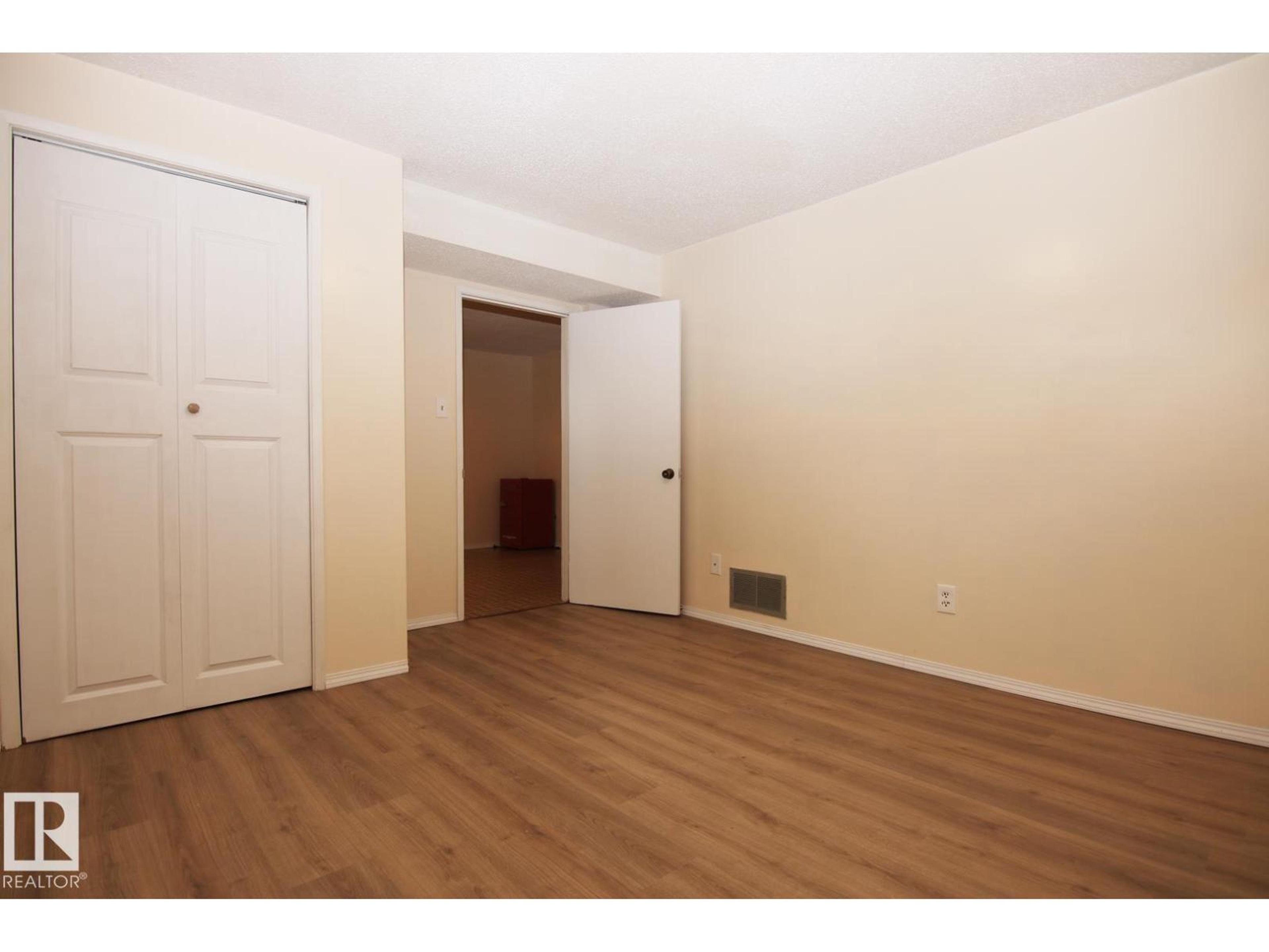 4304 121 AV NW - Image 32