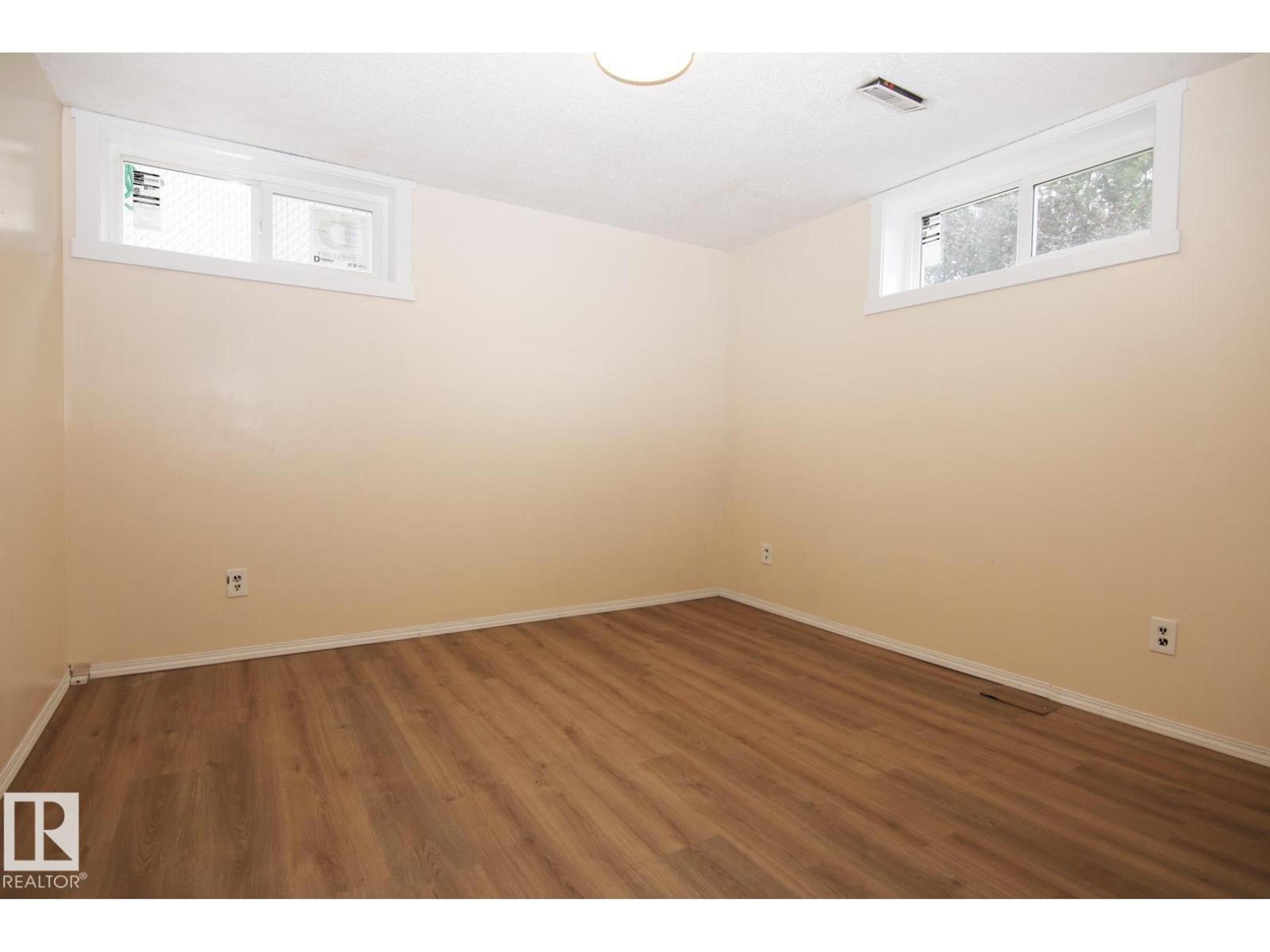 4304 121 AV NW - Image 33
