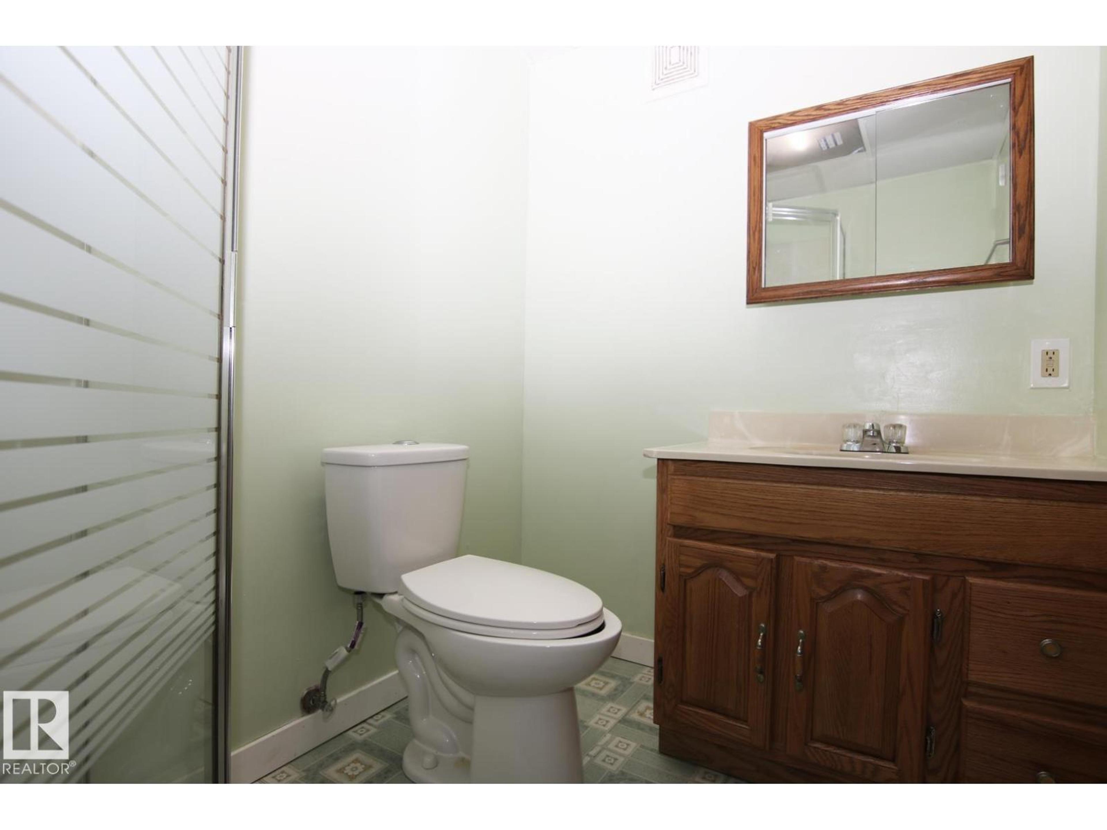 4304 121 AV NW - Image 35